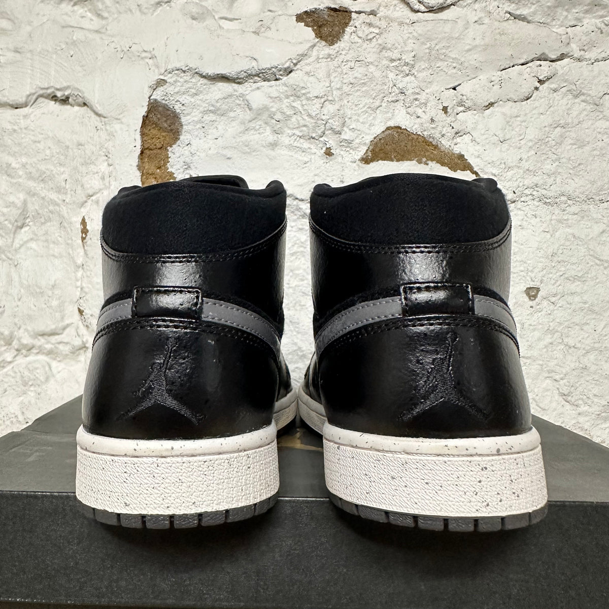 Air Jordan 1 Mid Winterized Black Grey Sz 10 DS