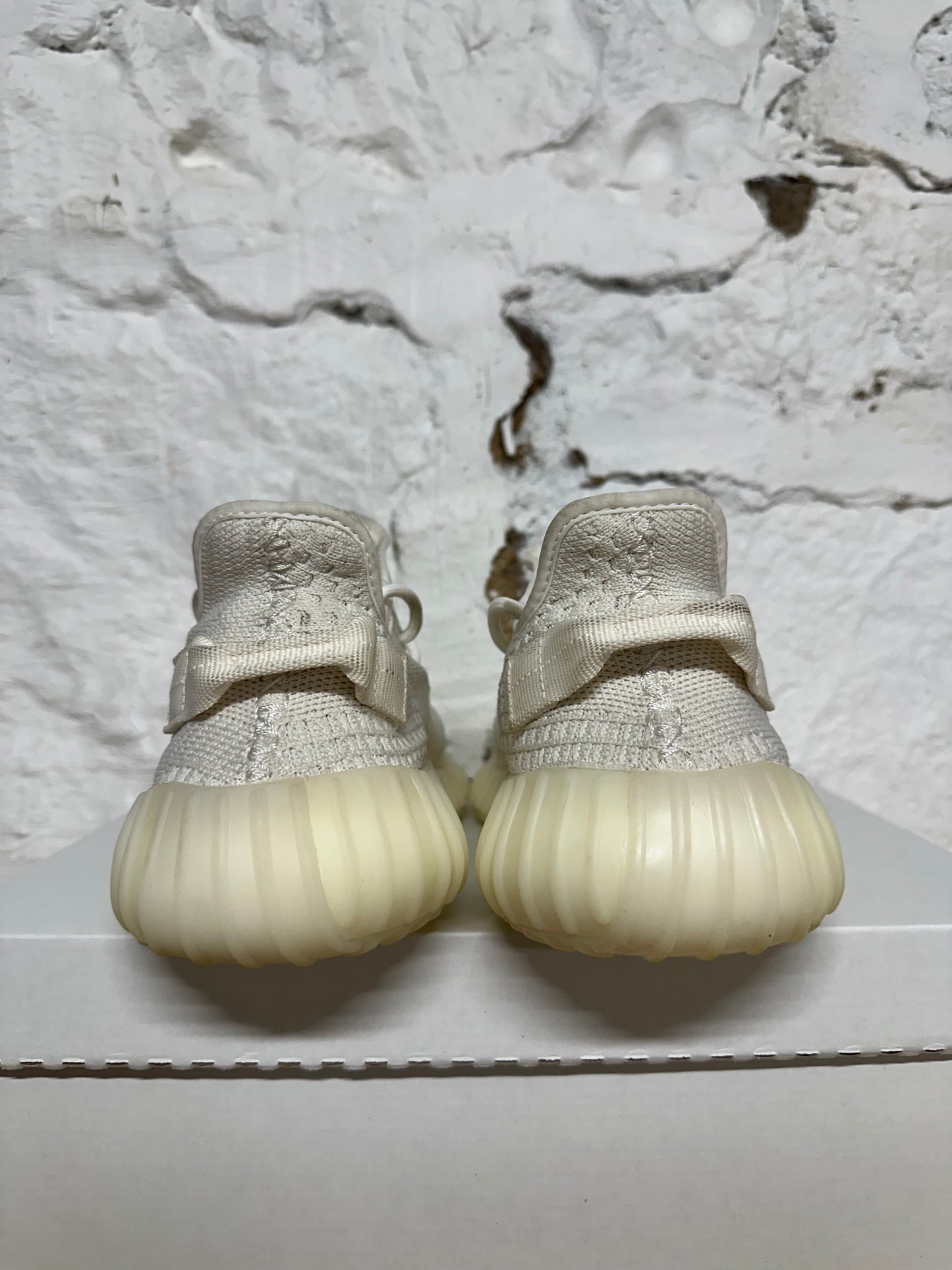 Yeezy 350 V2 Bone Sz 9