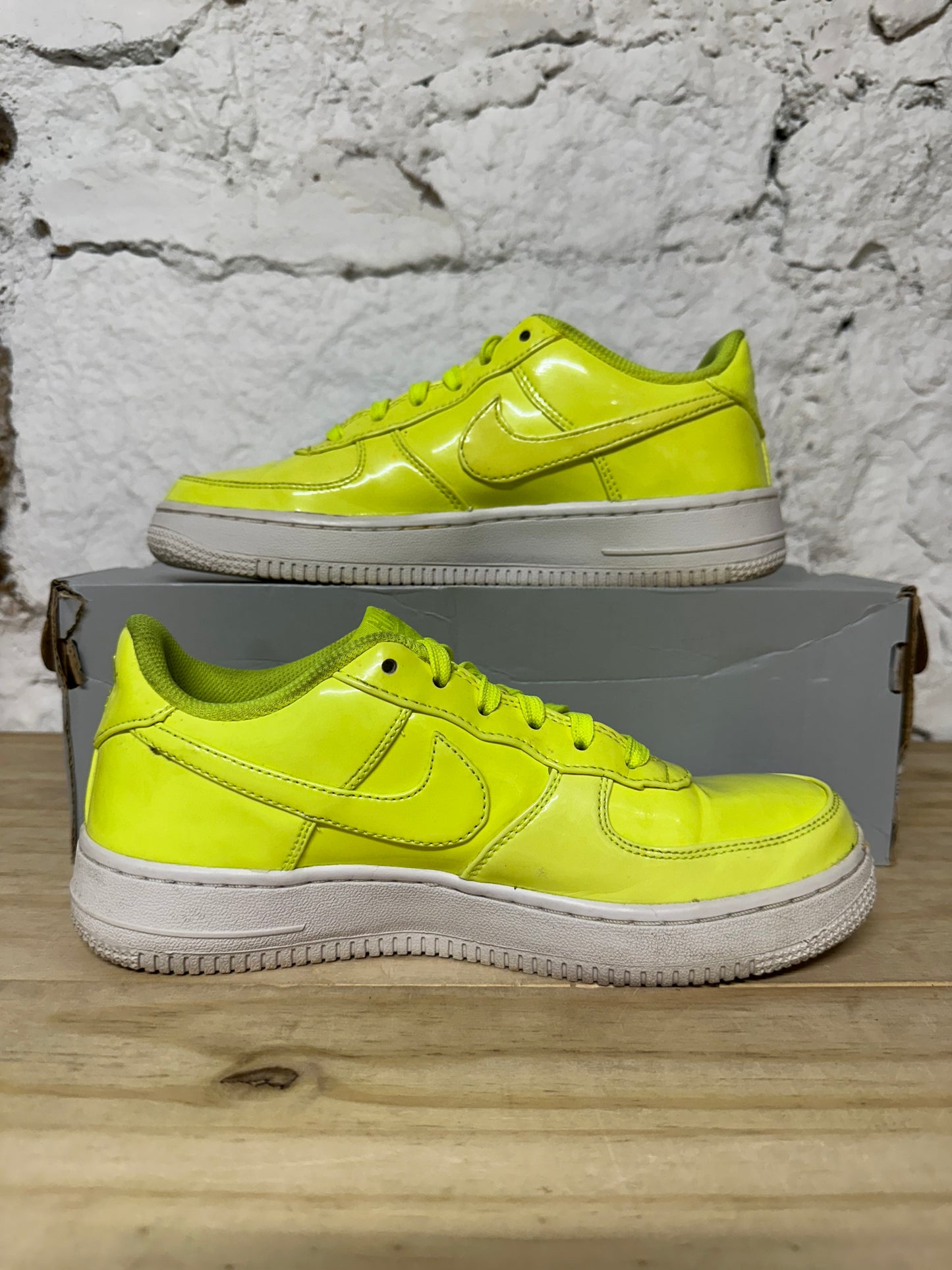 Nike Air Force 1 Low Volt Sz 5.5Y