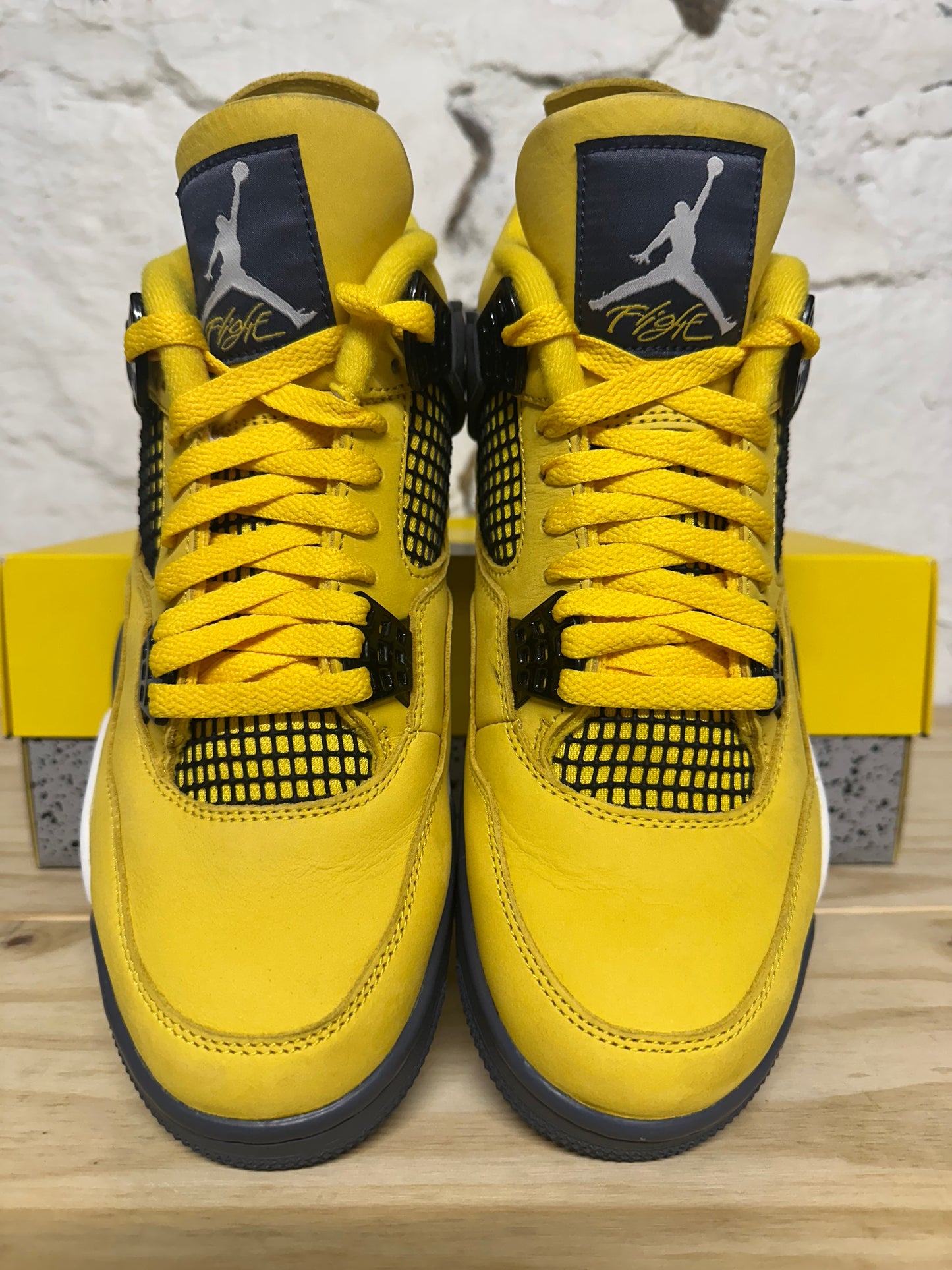 Air Jordan 4 Lightning Sz 9.5