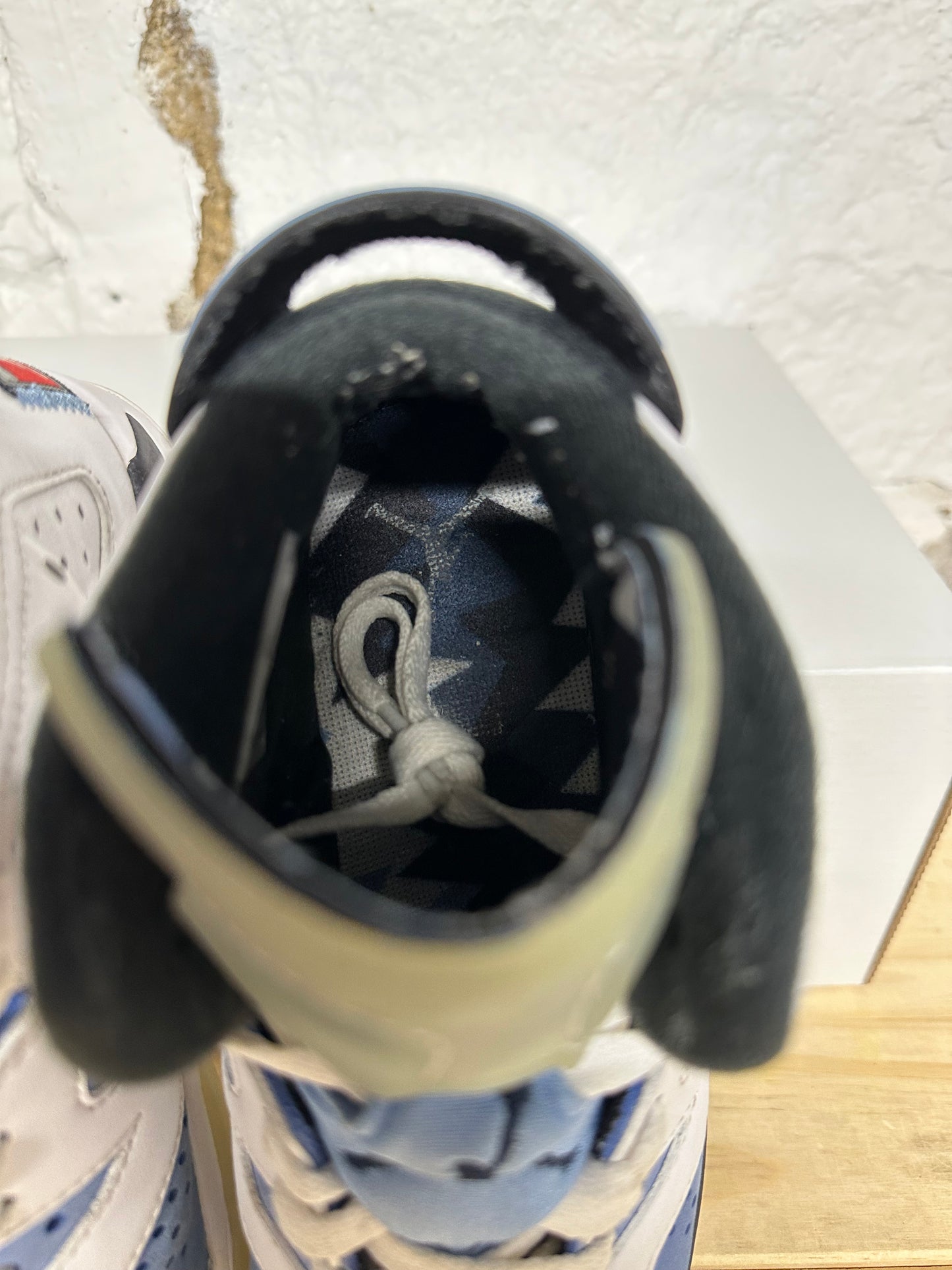 Air Jordan 6 UNC White Sz 4Y