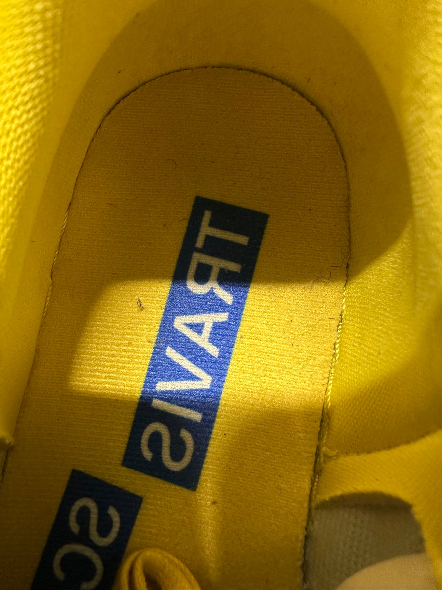 Air Jordan 1 Low Travis Scott Canary Sz 9 (10.5W)