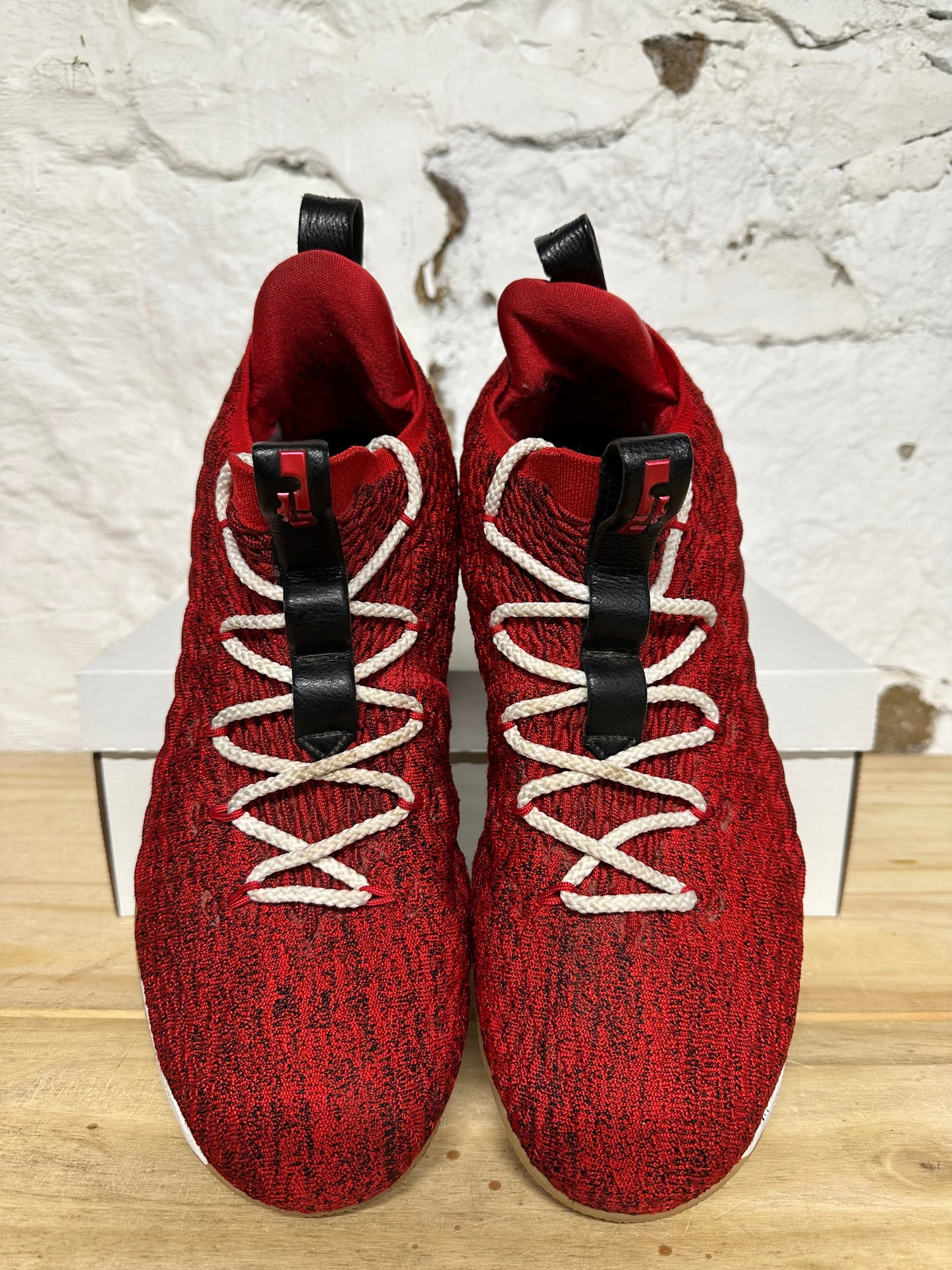 Nike LeBron 15 Low University Red Sz 13