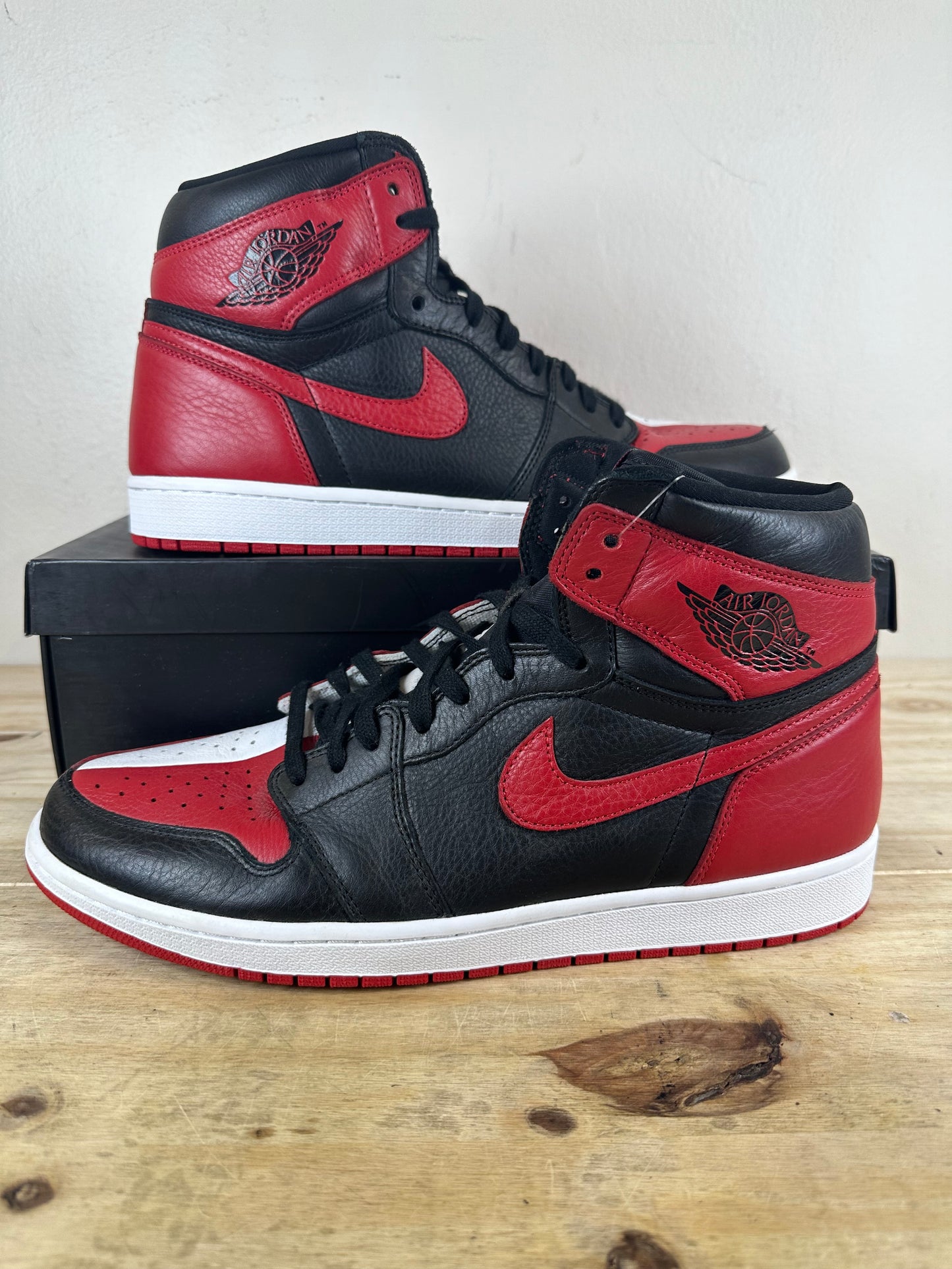 Air Jordan 1 High Homage to Home Sz 14 DS