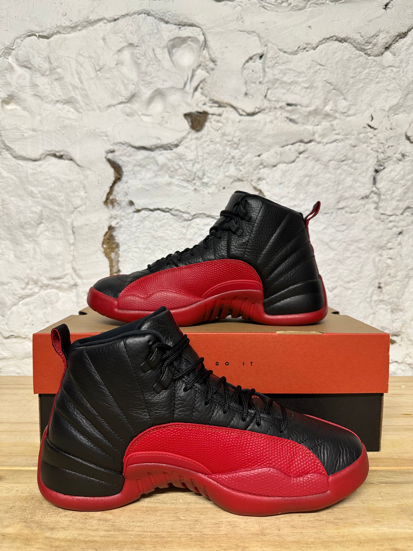 Air Jordan 12 Flu Game Sz 9.5