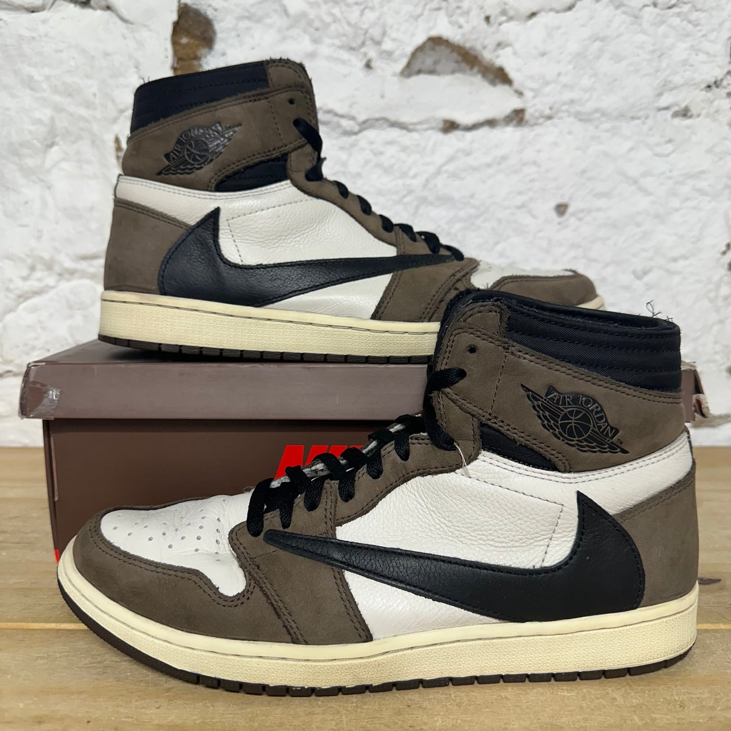 Air Jordan 1 High Travis Scott Mocha Sz 11