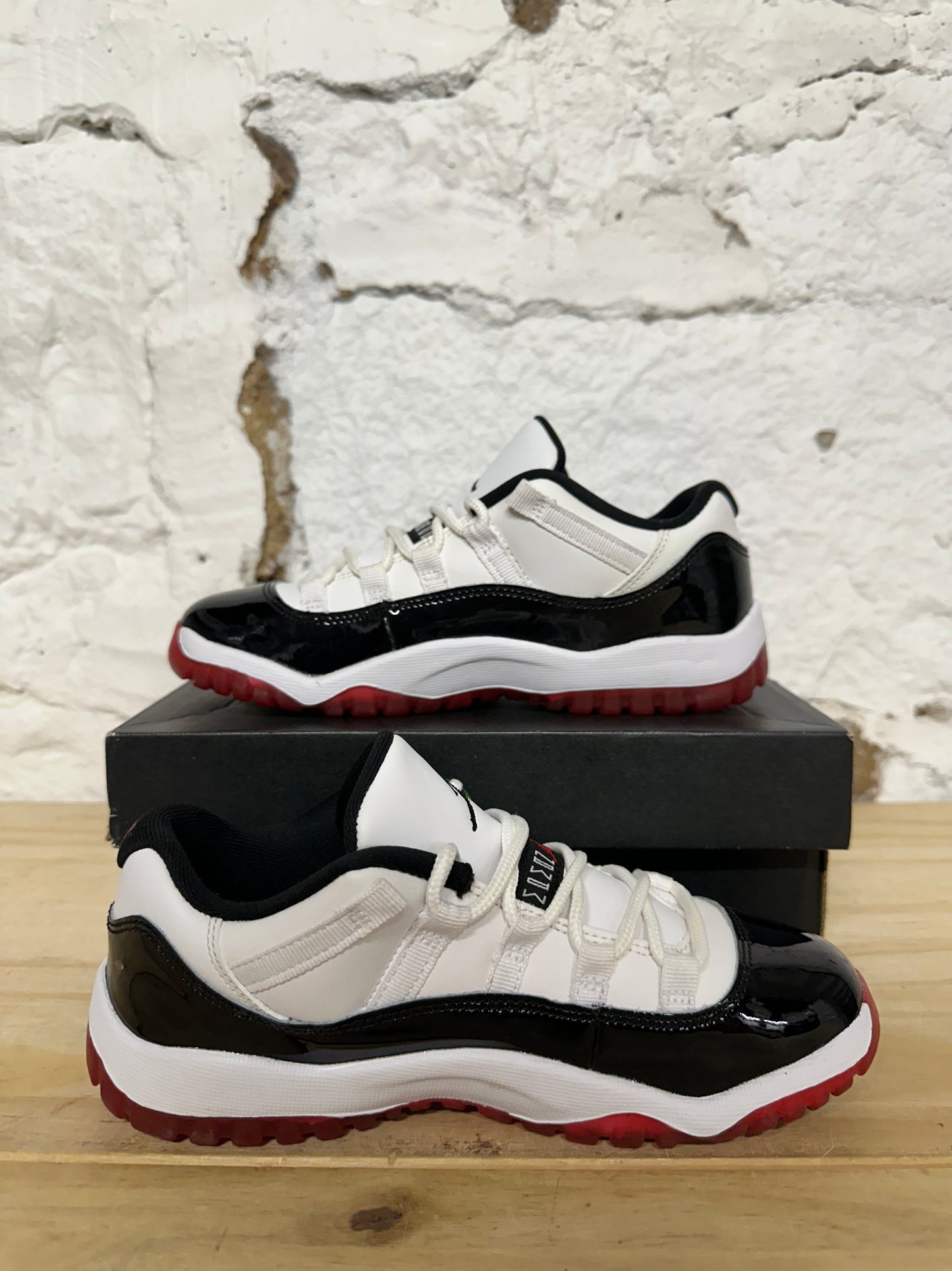 Air Jordan 11 Low Concord Bred Sz 2.5Y DS