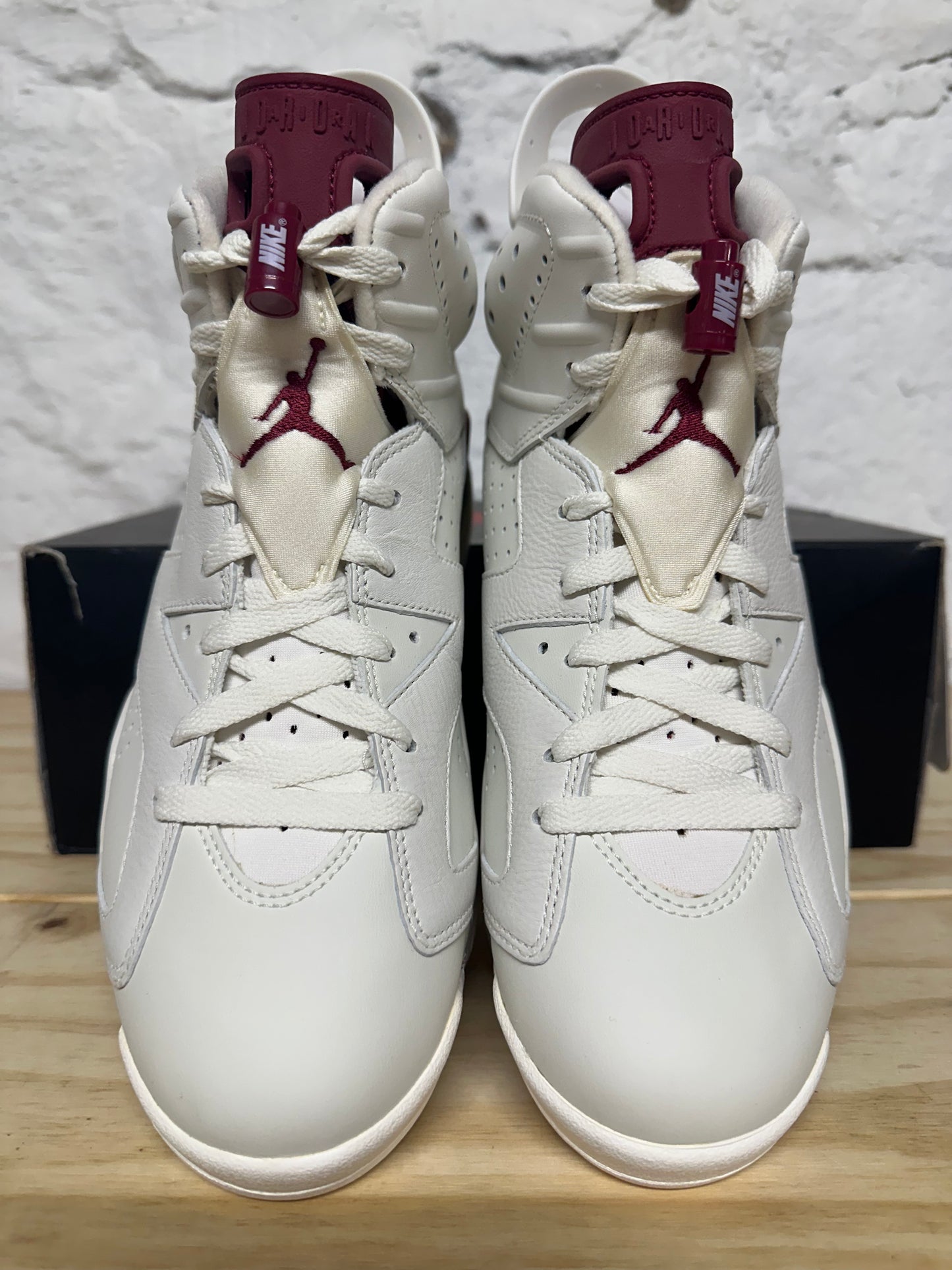 Air Jordan 6 Maroon Sz 8.5 DS