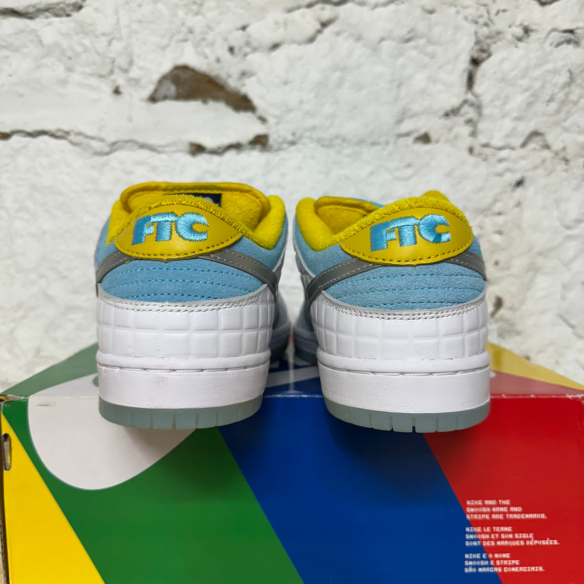 Nike SB Dunk Low FTC Lagoon Pulse Sz 8.5 DS