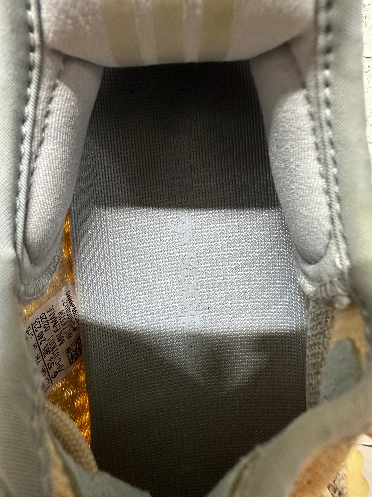 Yeezy 350 V2 Linen Sz 6