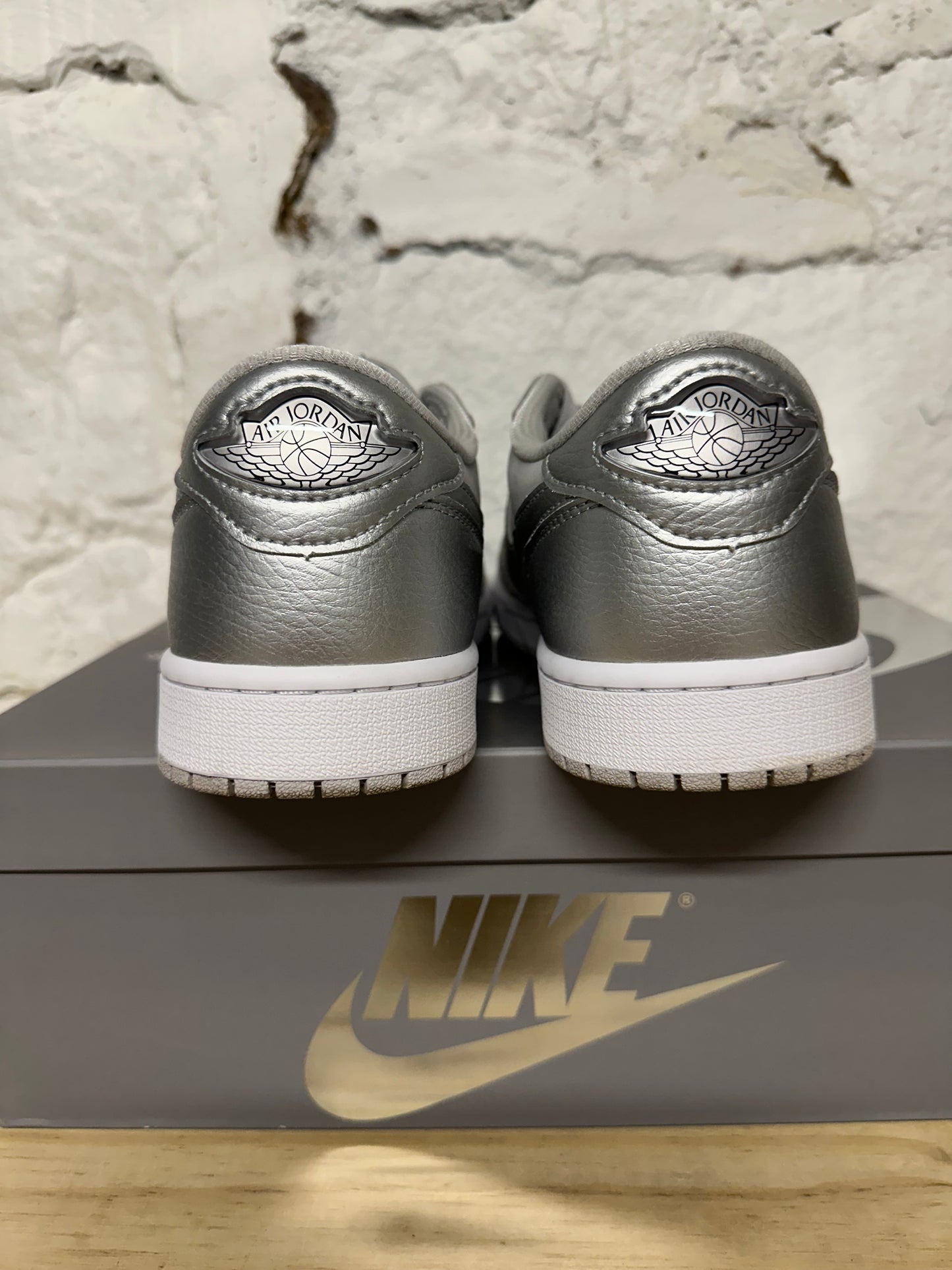 Air Jordan 1 Low Metallic Silver Sz 10