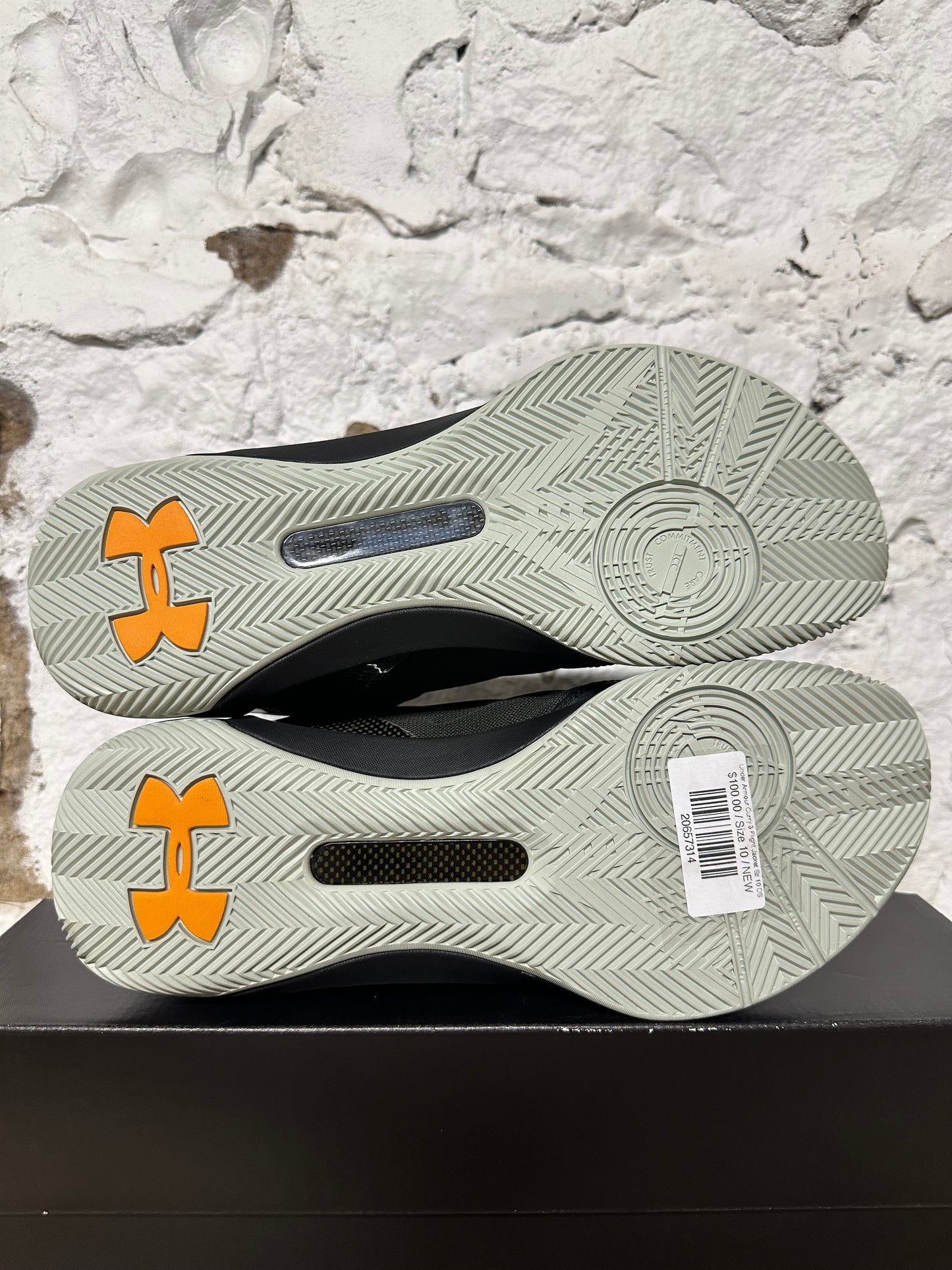 Under Armour Curry 3 Flight Jacket Sz 10 DS