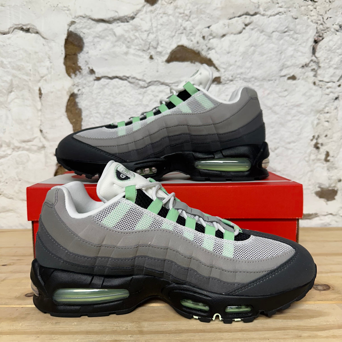 Nike Air Max 95 OG Big Bubble Fresh Mint Sz 10.5 (12W) DS
