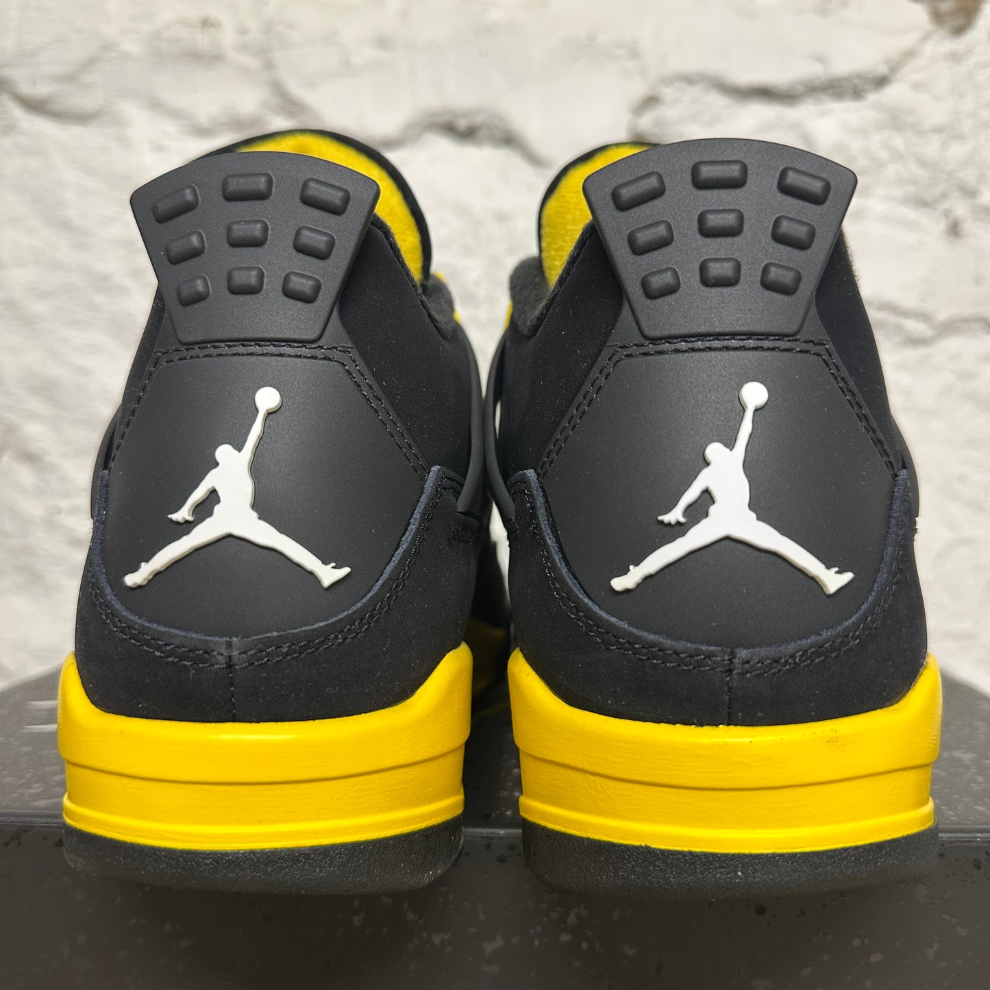 Air Jordan 4 Thunder Sz 10.5 DS