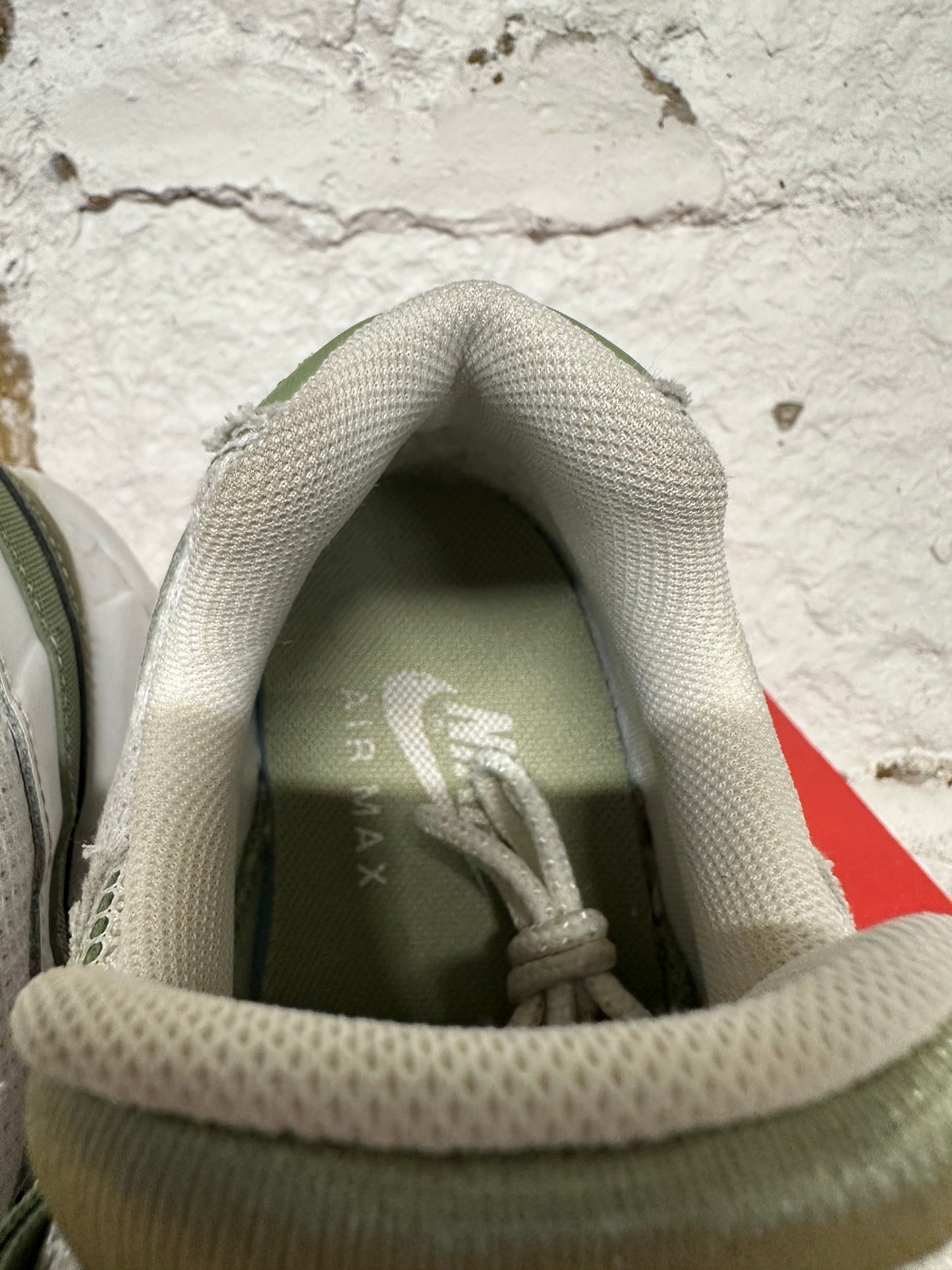 Nike Air Max 95 White Medium Olive Sz 9.5