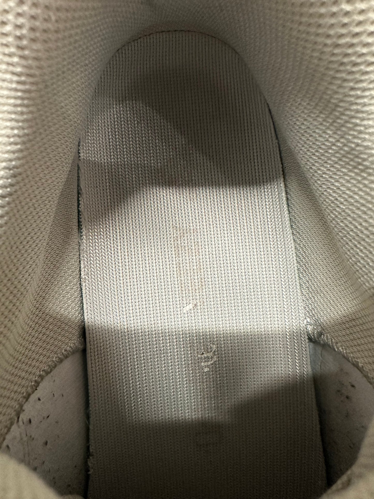 Yeezy 700 V2 Tephra Sz 9.5