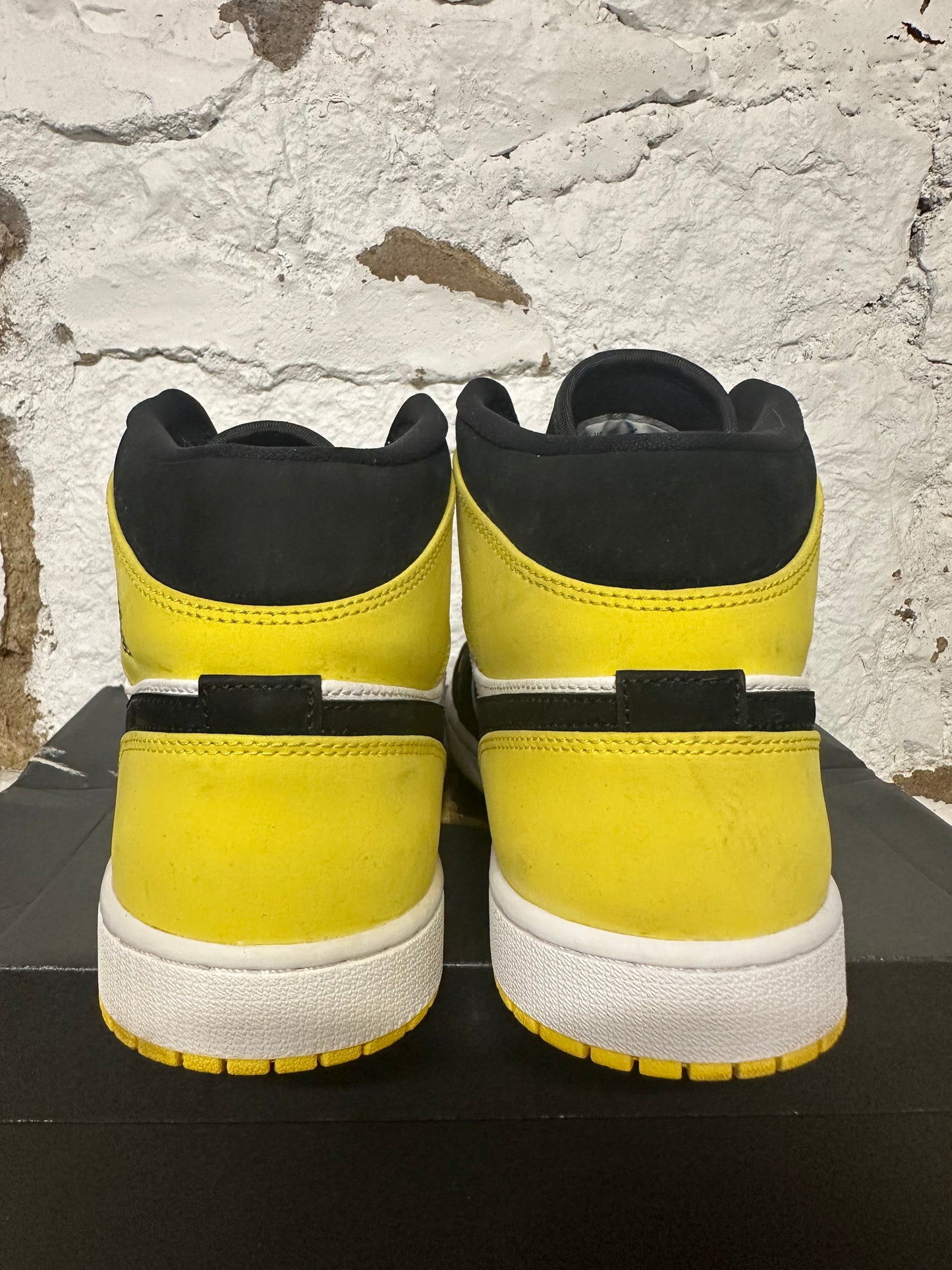 Air Jordan 1 Mid Yellow Toe Sz 11
