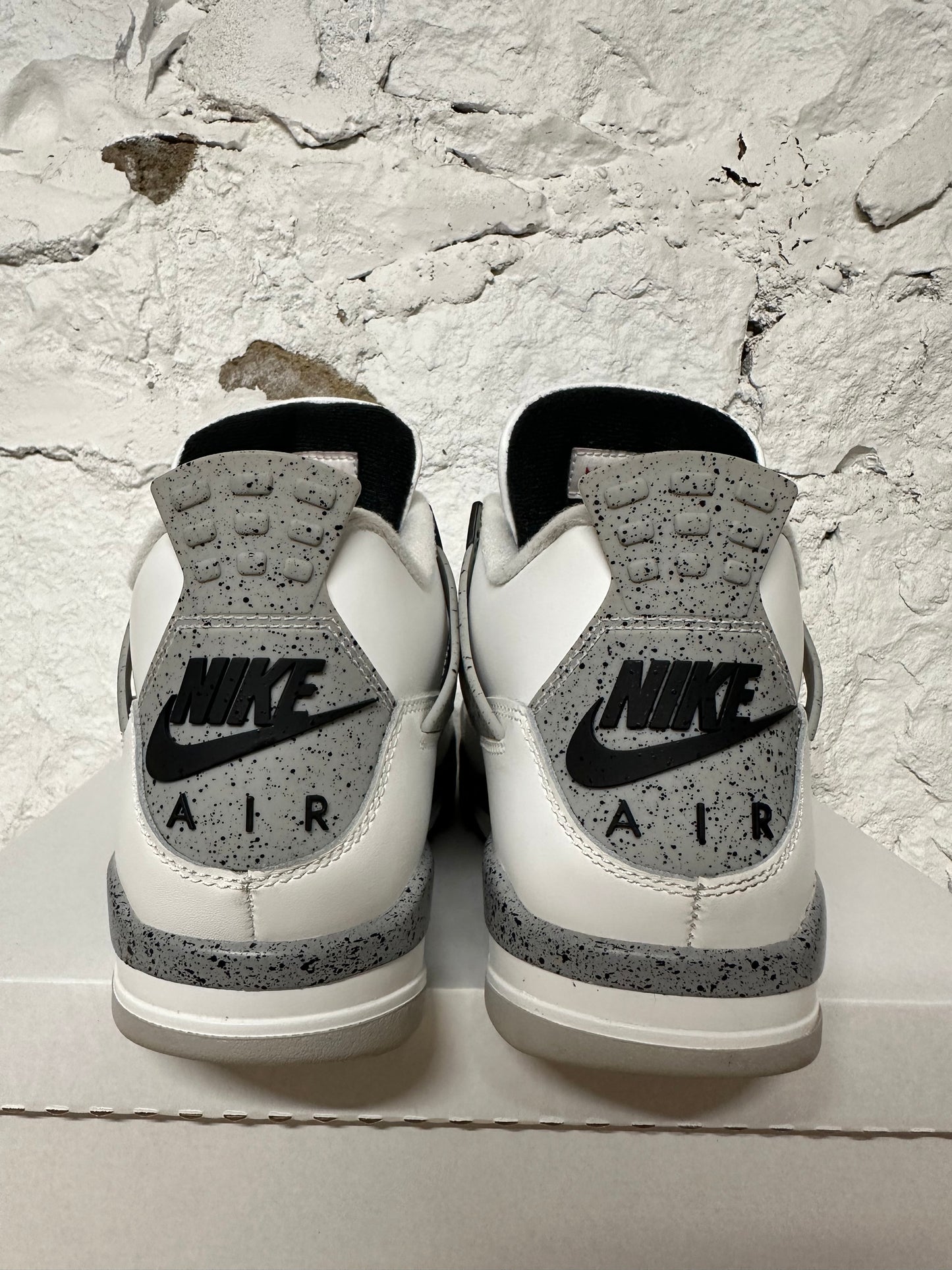 Air Jordan 4 White Cement Sz 9.5