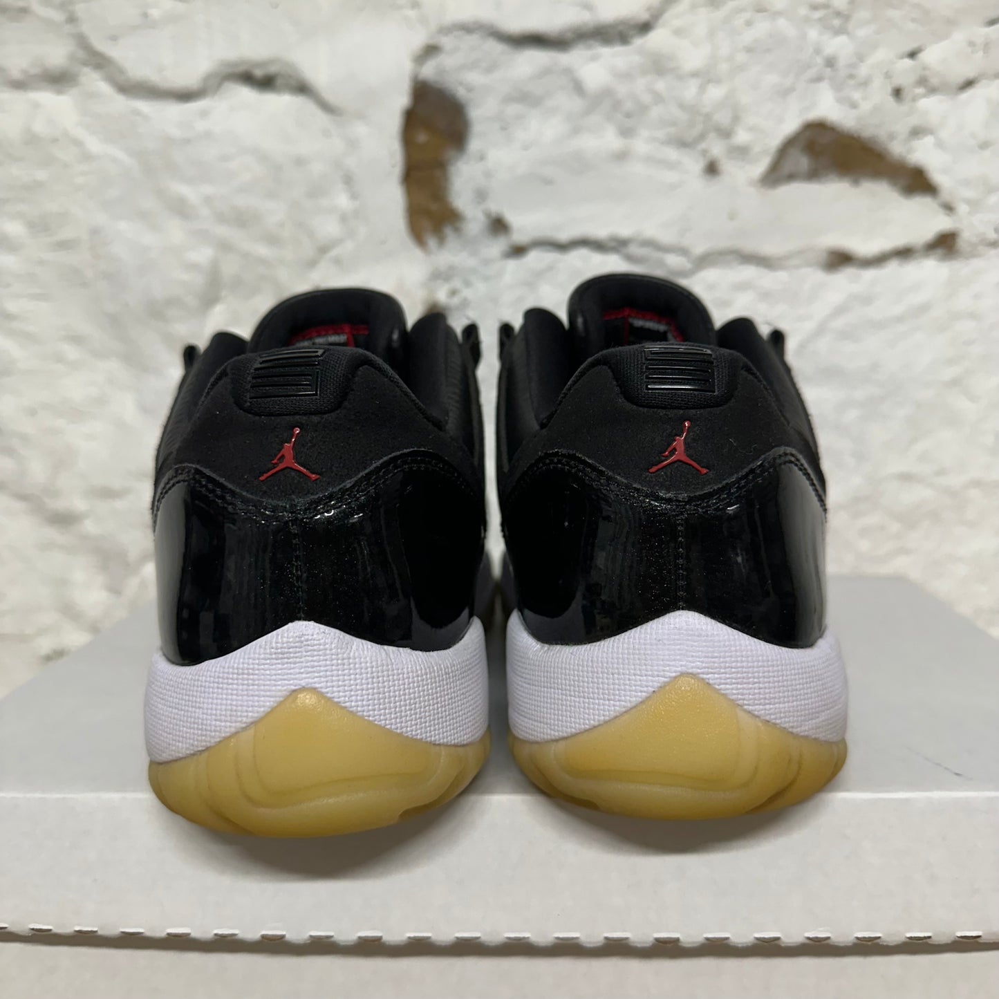 Air Jordan 11 Low 72-10 Sz 10