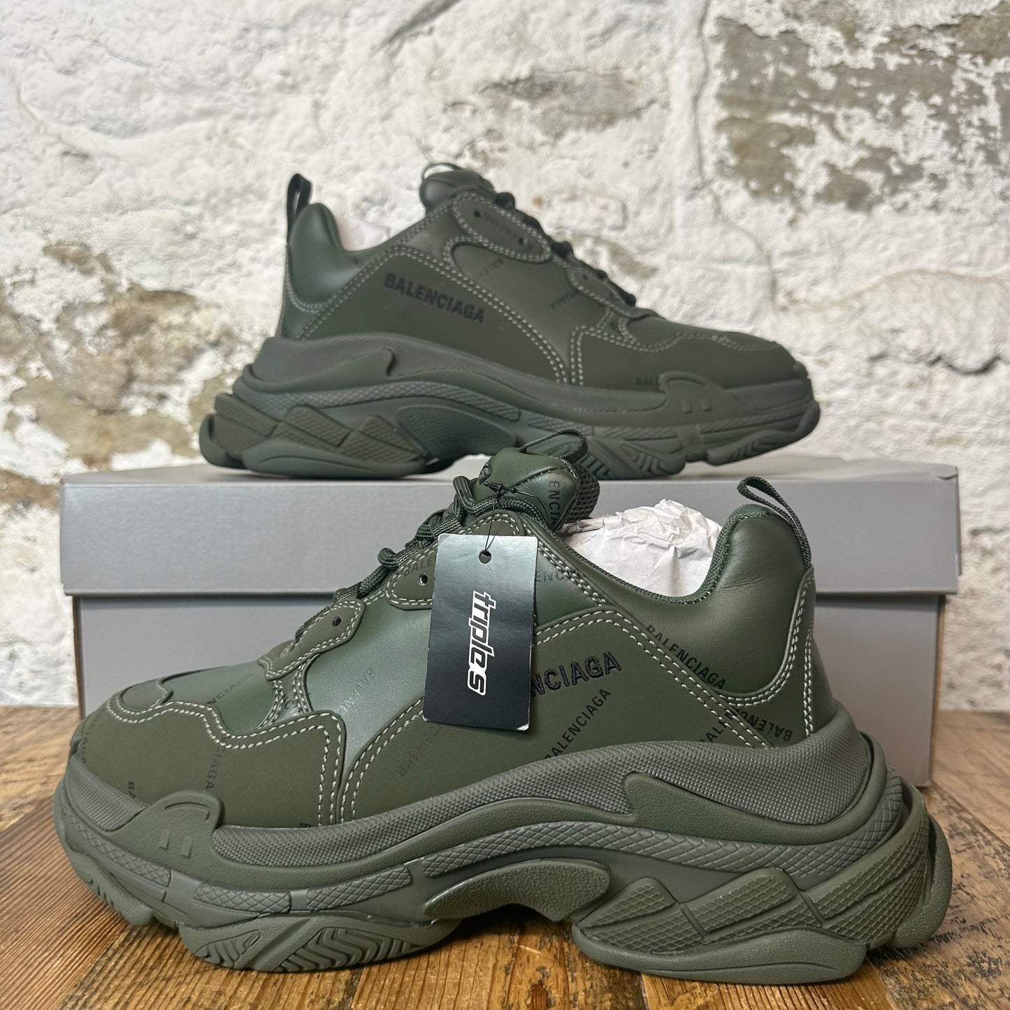 Balenciaga Triple S Khaki Black Sneaker Sz 8 (41) DS