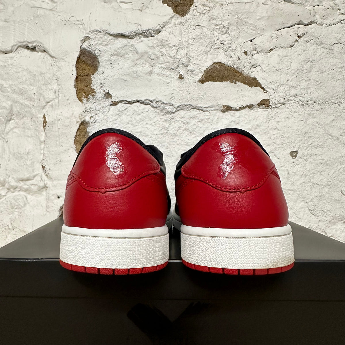 Air Jordan 1 Low Banned Sz 9