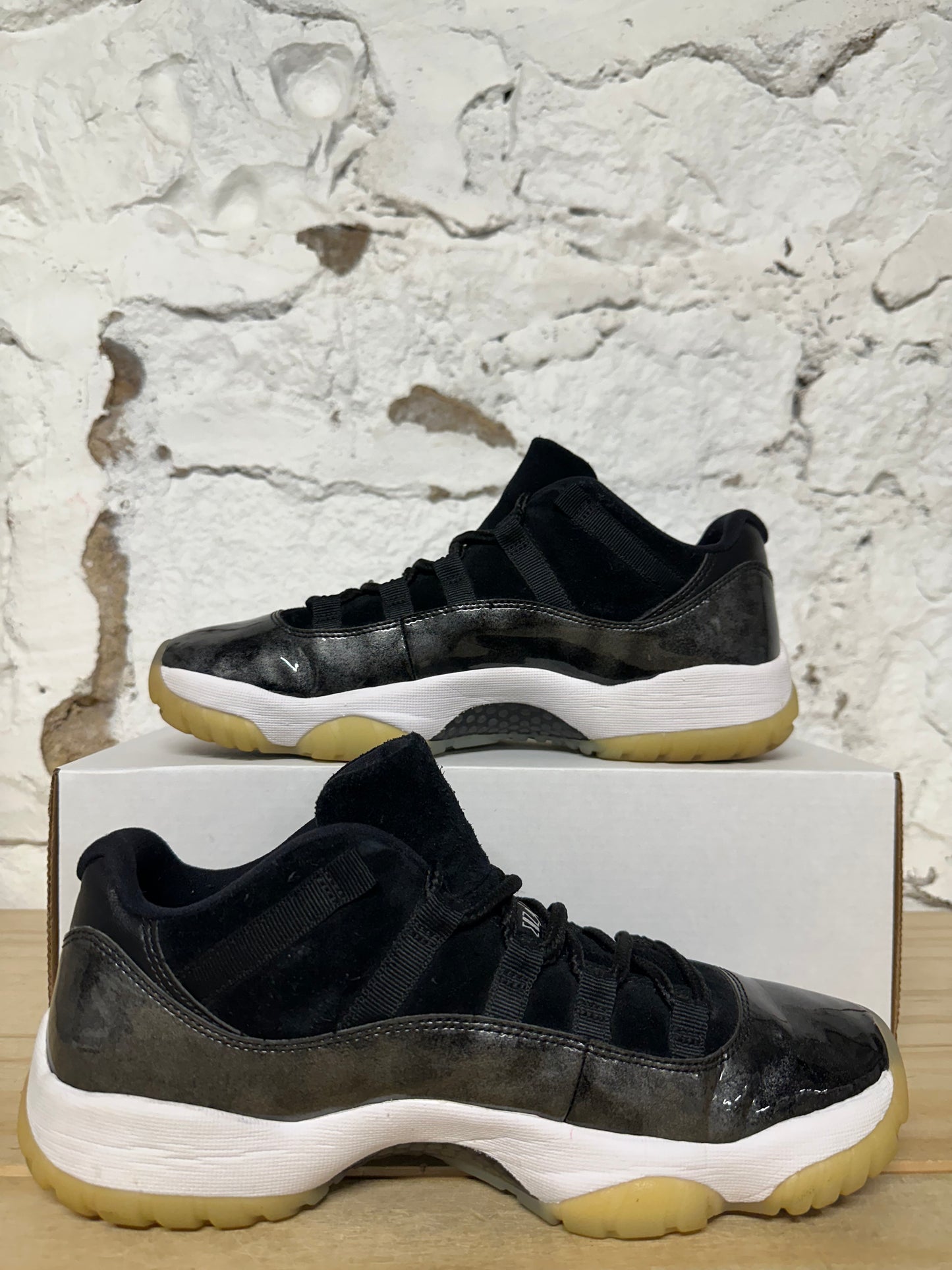 Air Jordan 11 Low Barons Sz 9