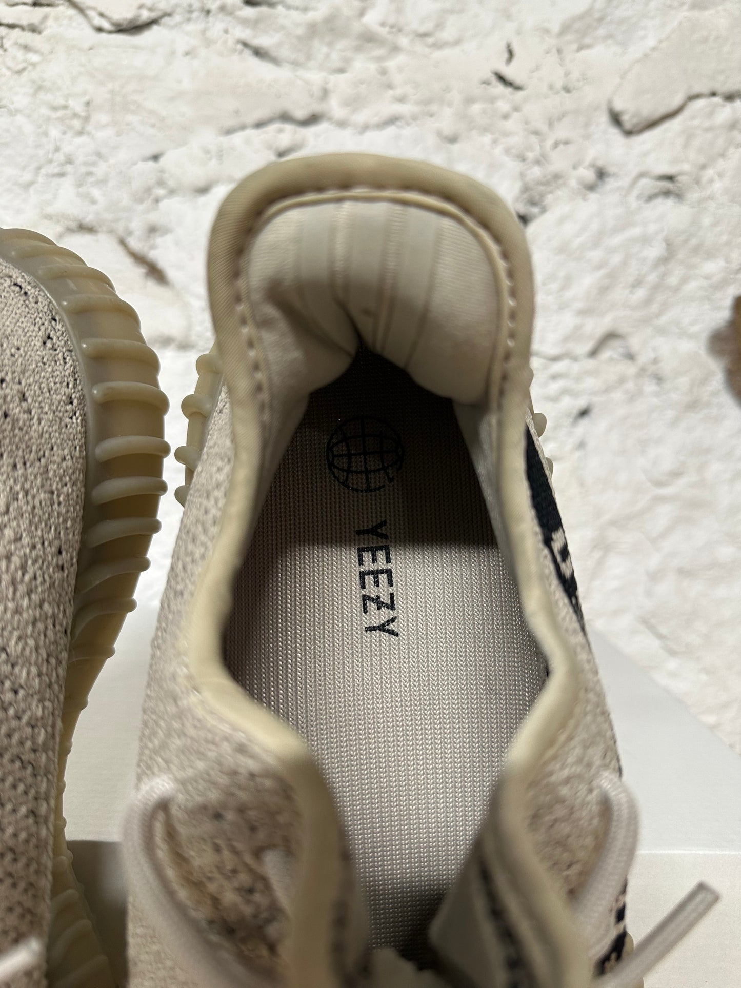 Yeezy 350 V2 Slate Sz 9