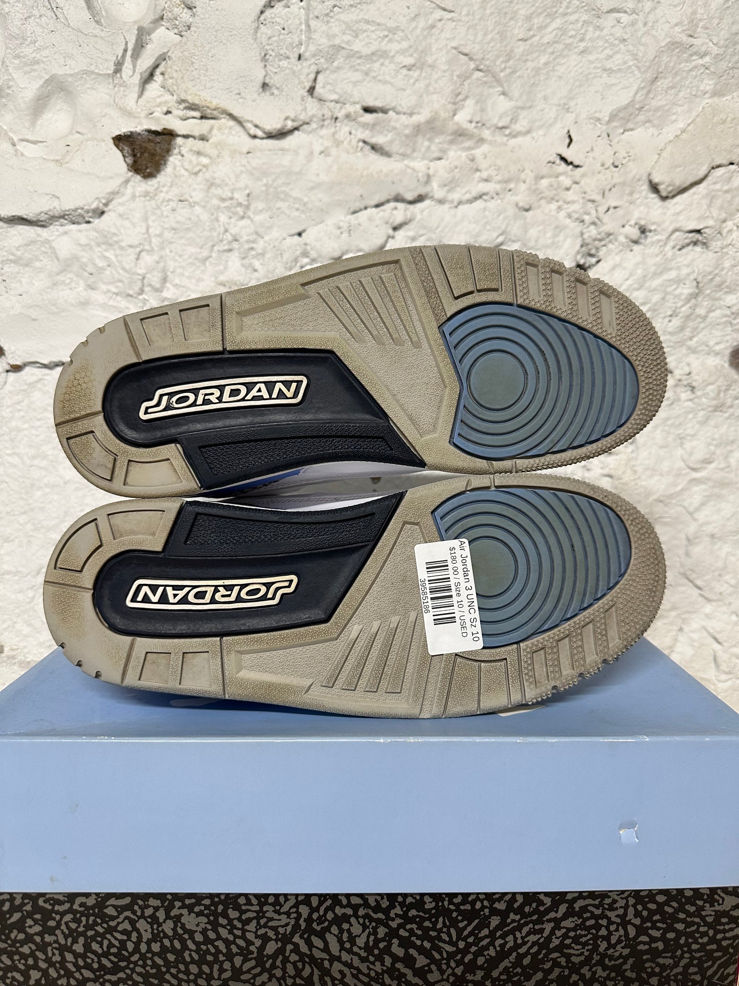 Air Jordan 3 UNC Sz 10