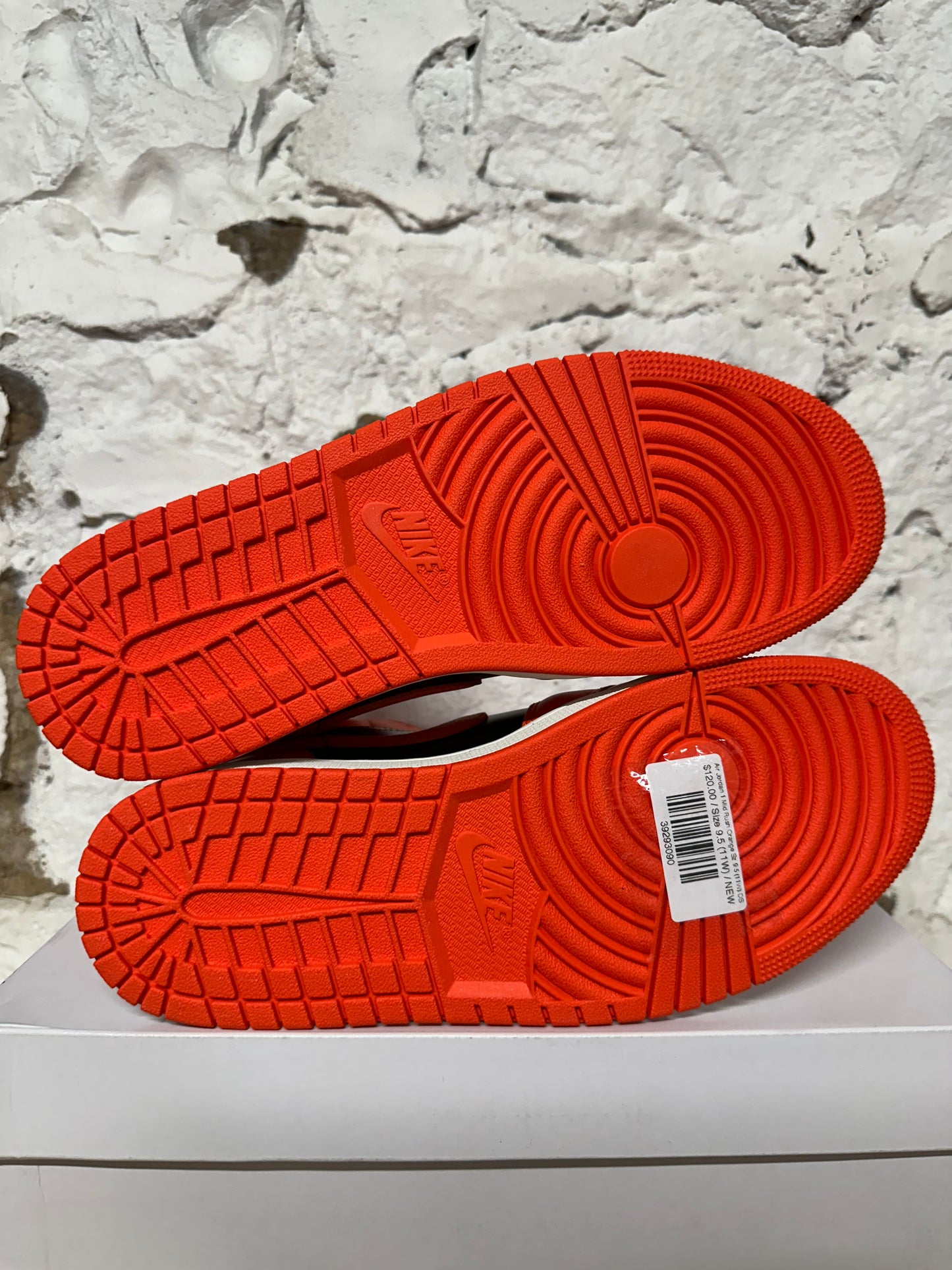 Air Jordan 1 Mid Rush Orange Sz 9.5 (11W) DS