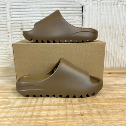 Yeezy Slide Core Sz 4 DS