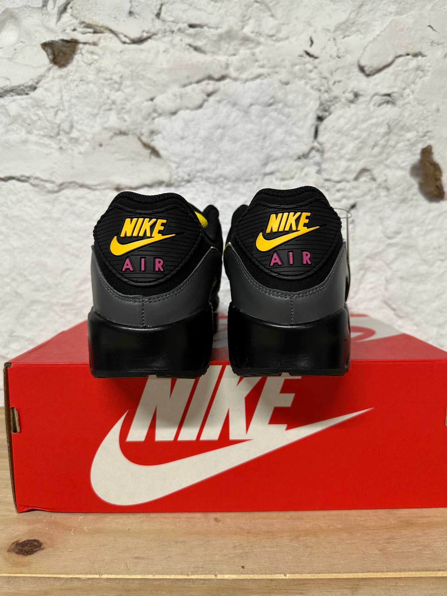 Nike Air Max 90 Gore Tex Black Khaki Sz 11 DS