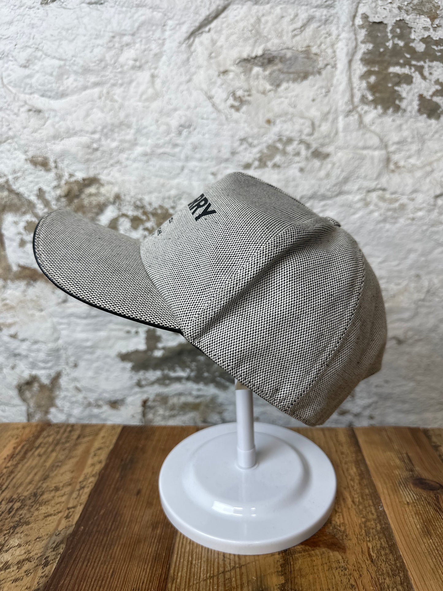 Burberry Horseferry House Gray Hat Sz XL