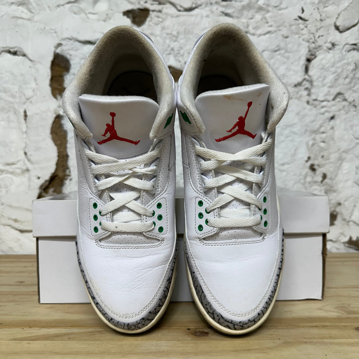 Air Jordan 3 Lucky Green Sz 9 (10.5W)