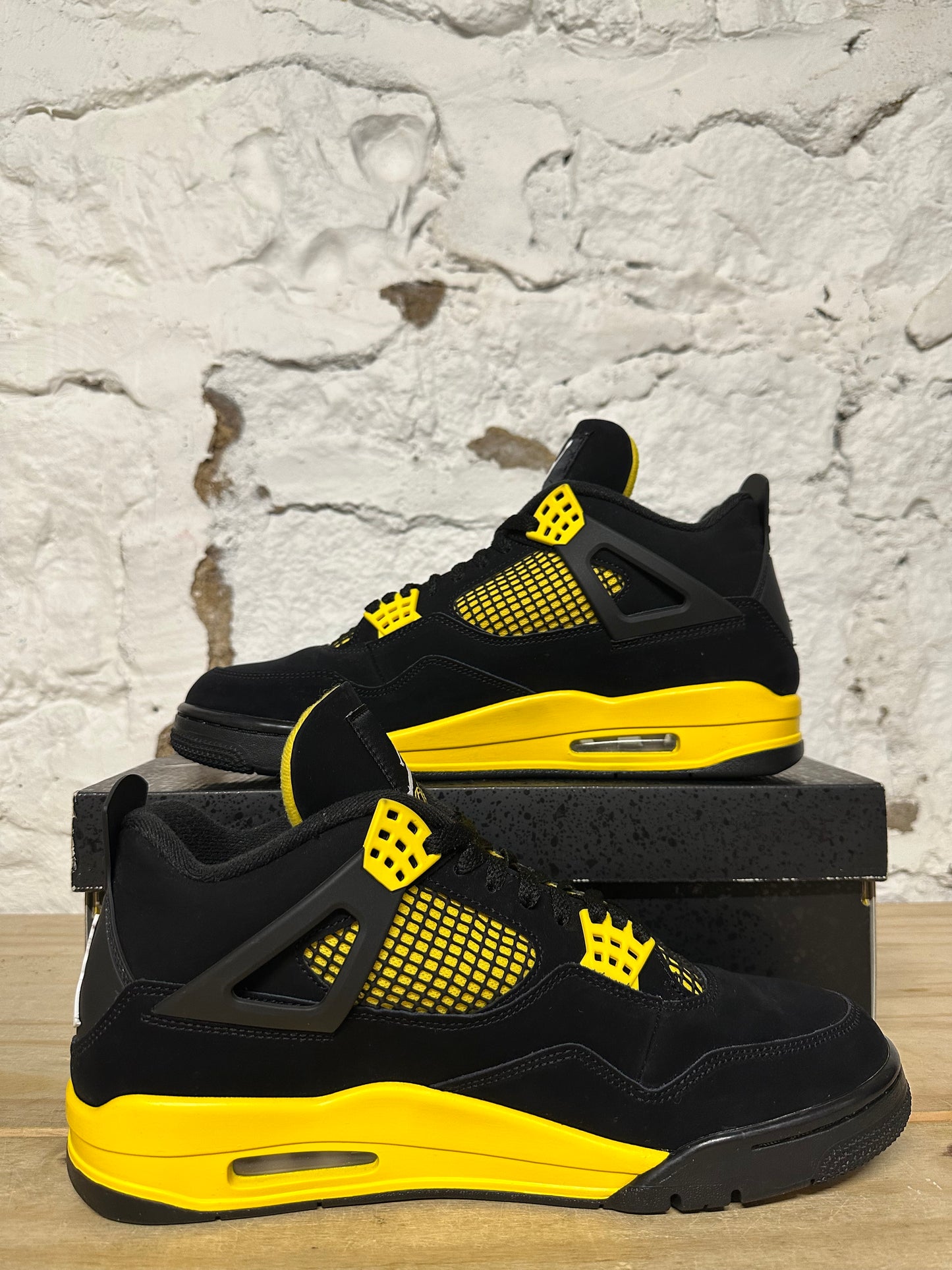 Air Jordan 4 Thunder Sz 11