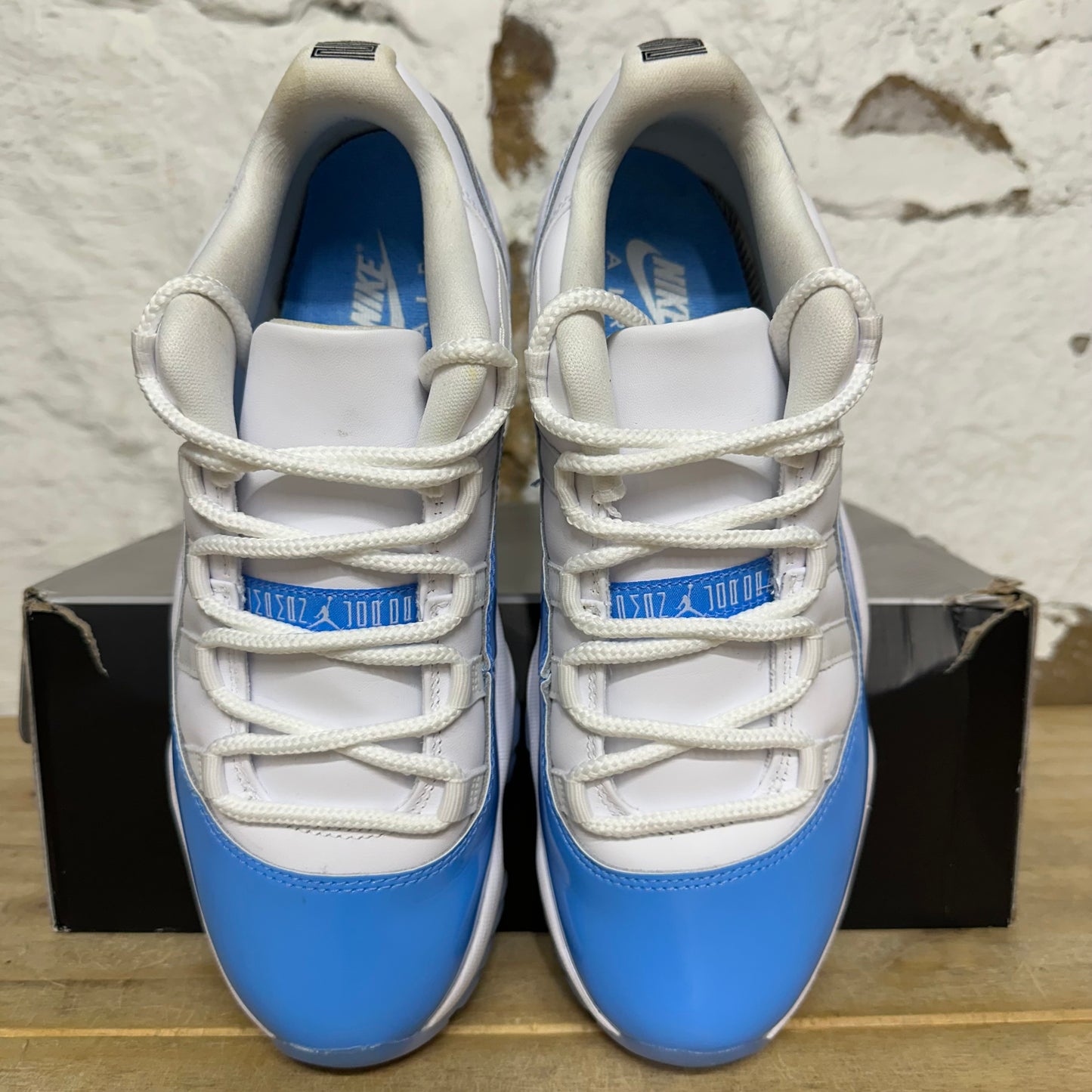 Air Jordan 11 Low UNC Sz 8.5
