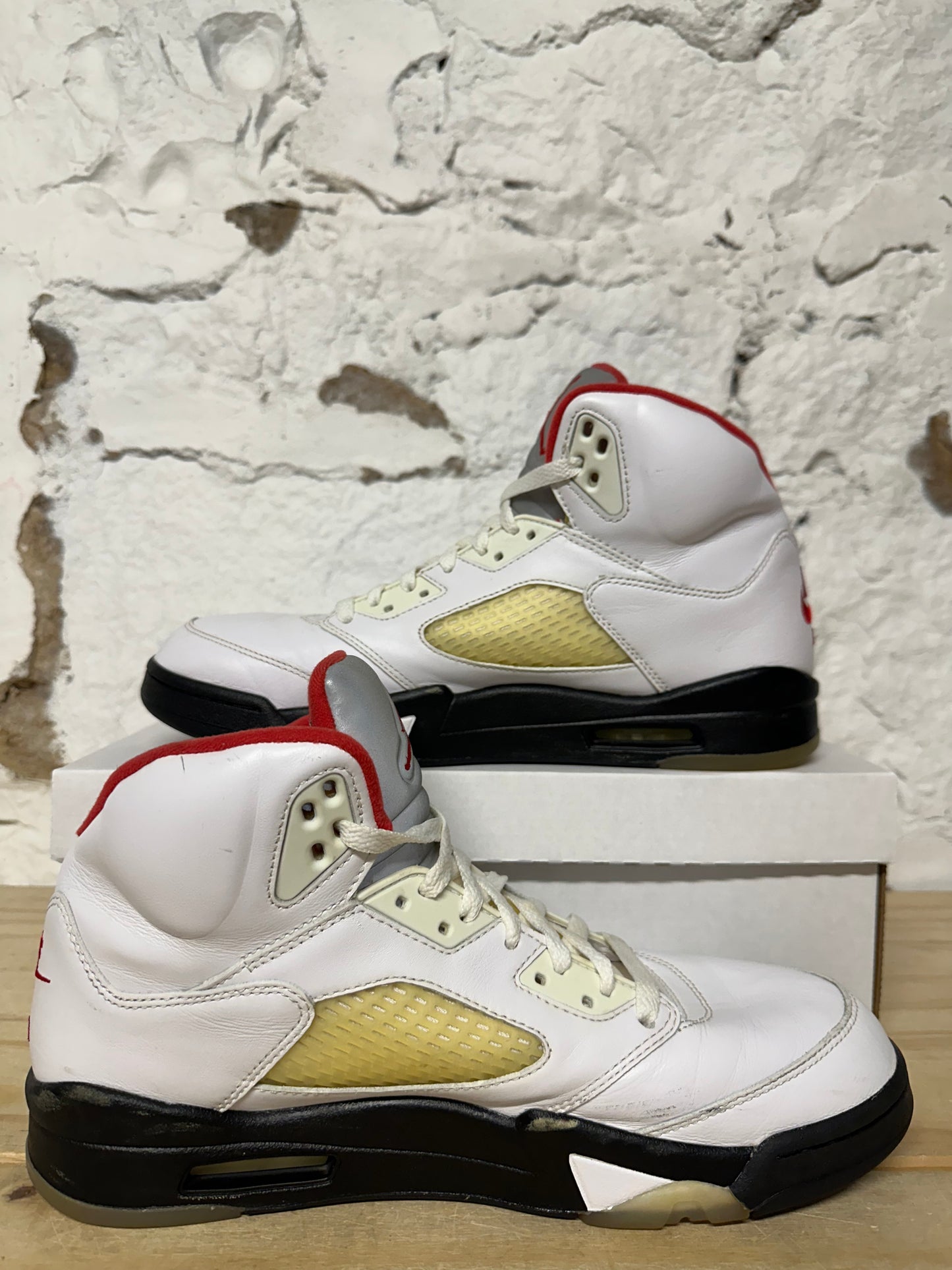 Air Jordan 5 Fire Red Sz 11