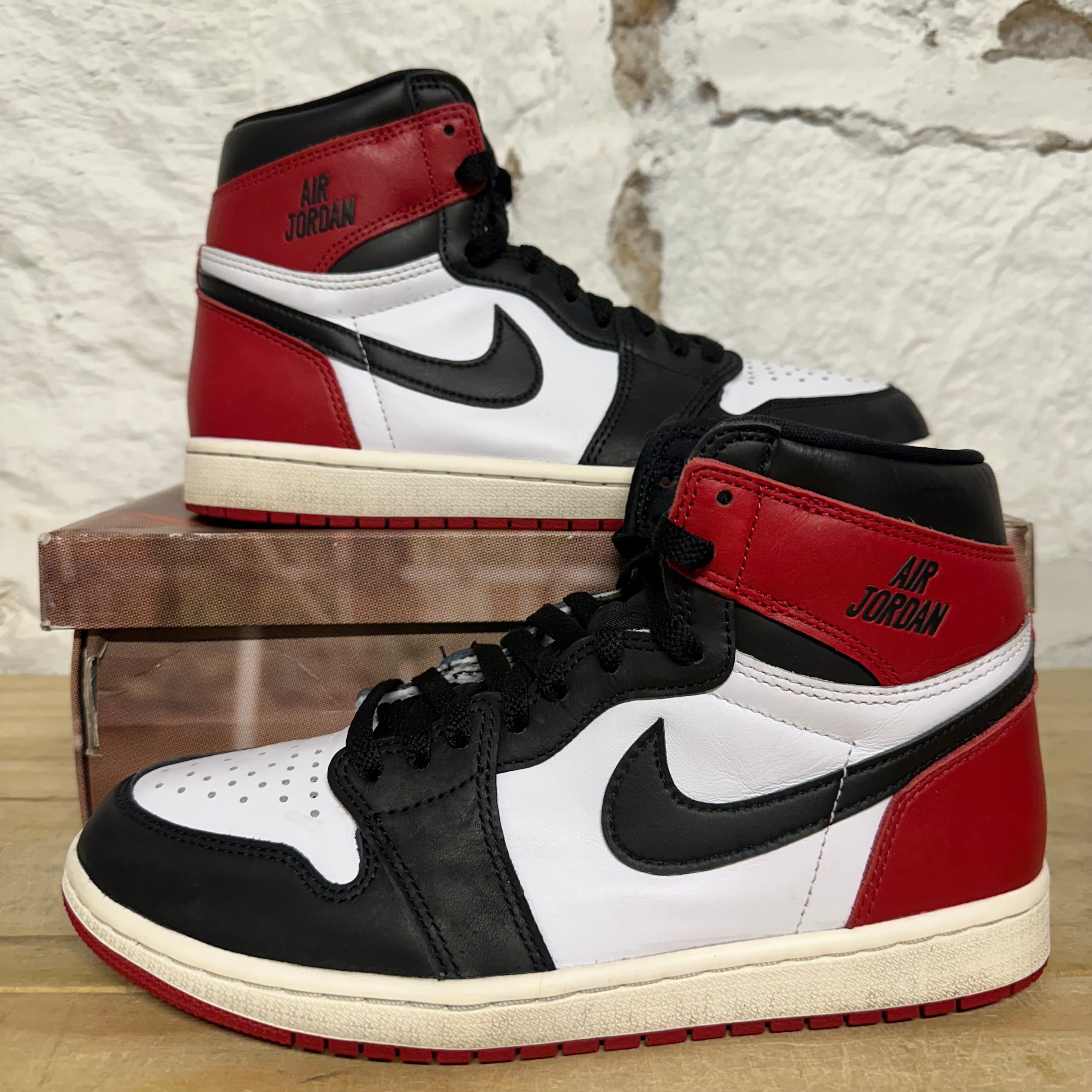 Air Jordan 1 High Black Toe Reimagined Sz 8