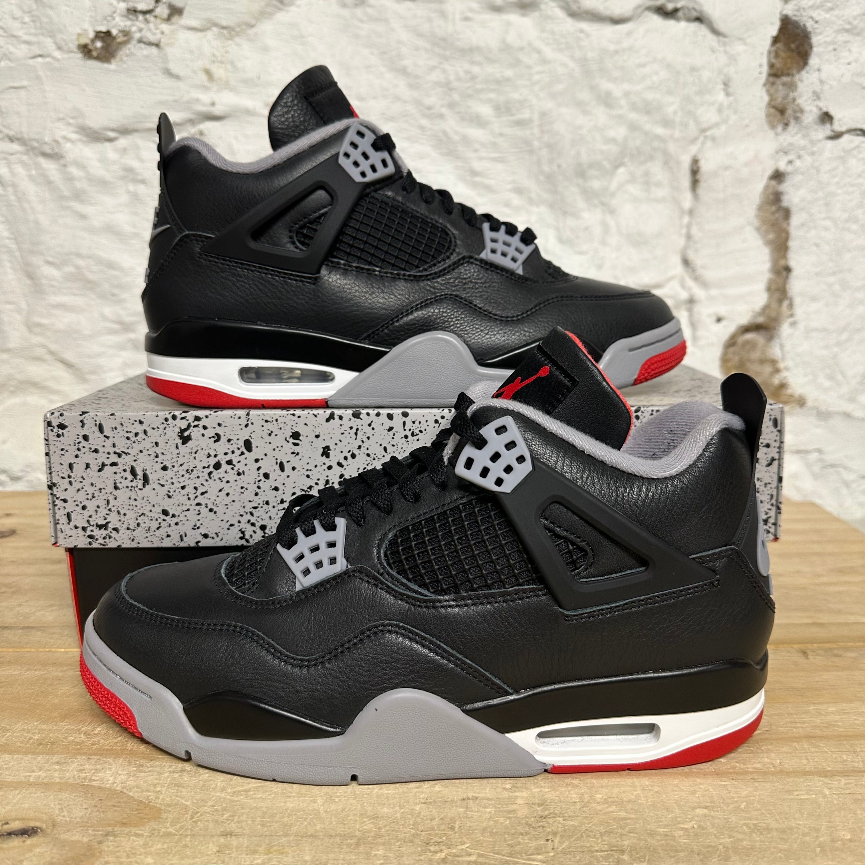 Air Jordan 4 Bred Reimagined Sz 9