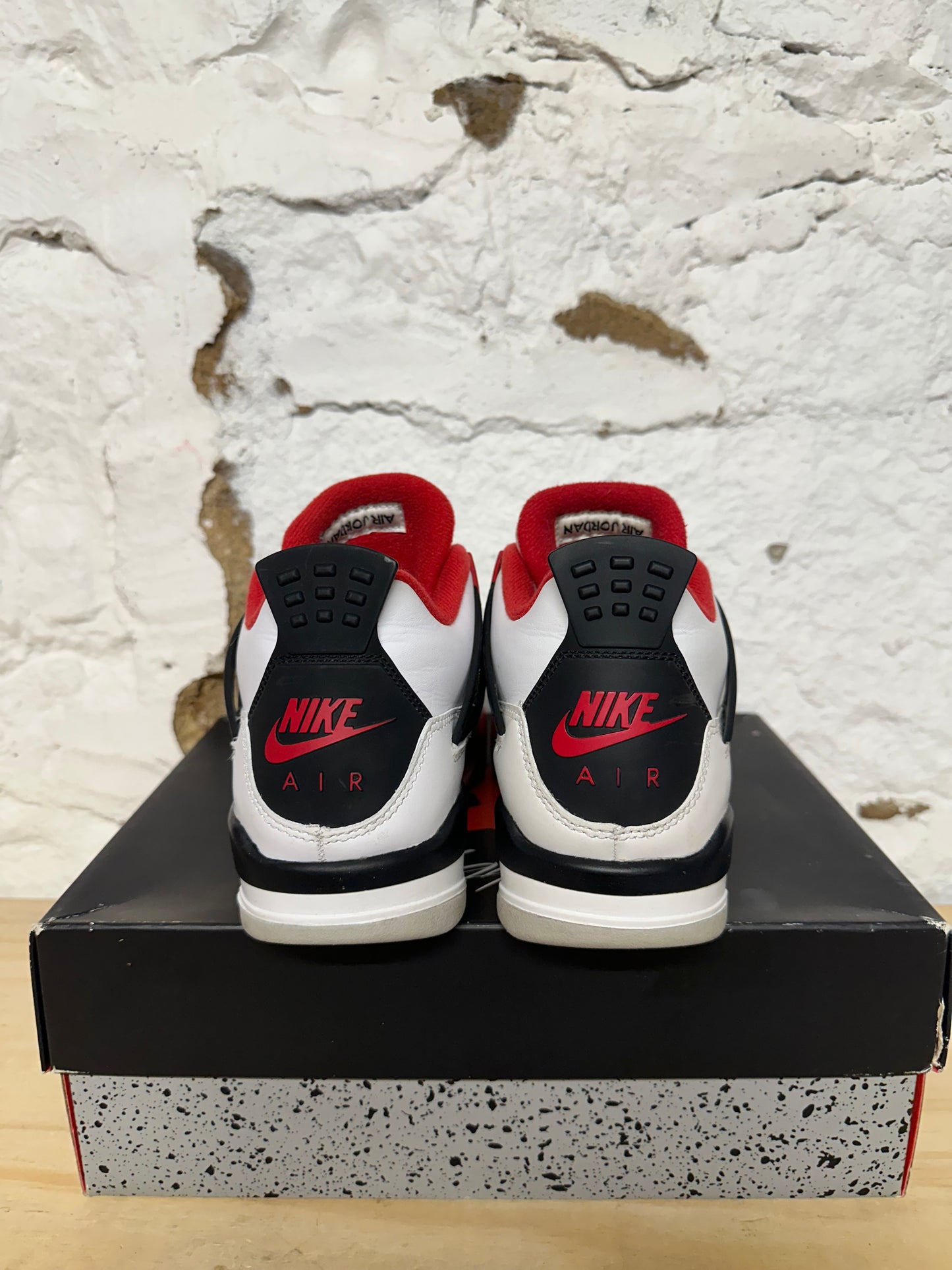 Air Jordan 4 Fire Red Sz 7Y