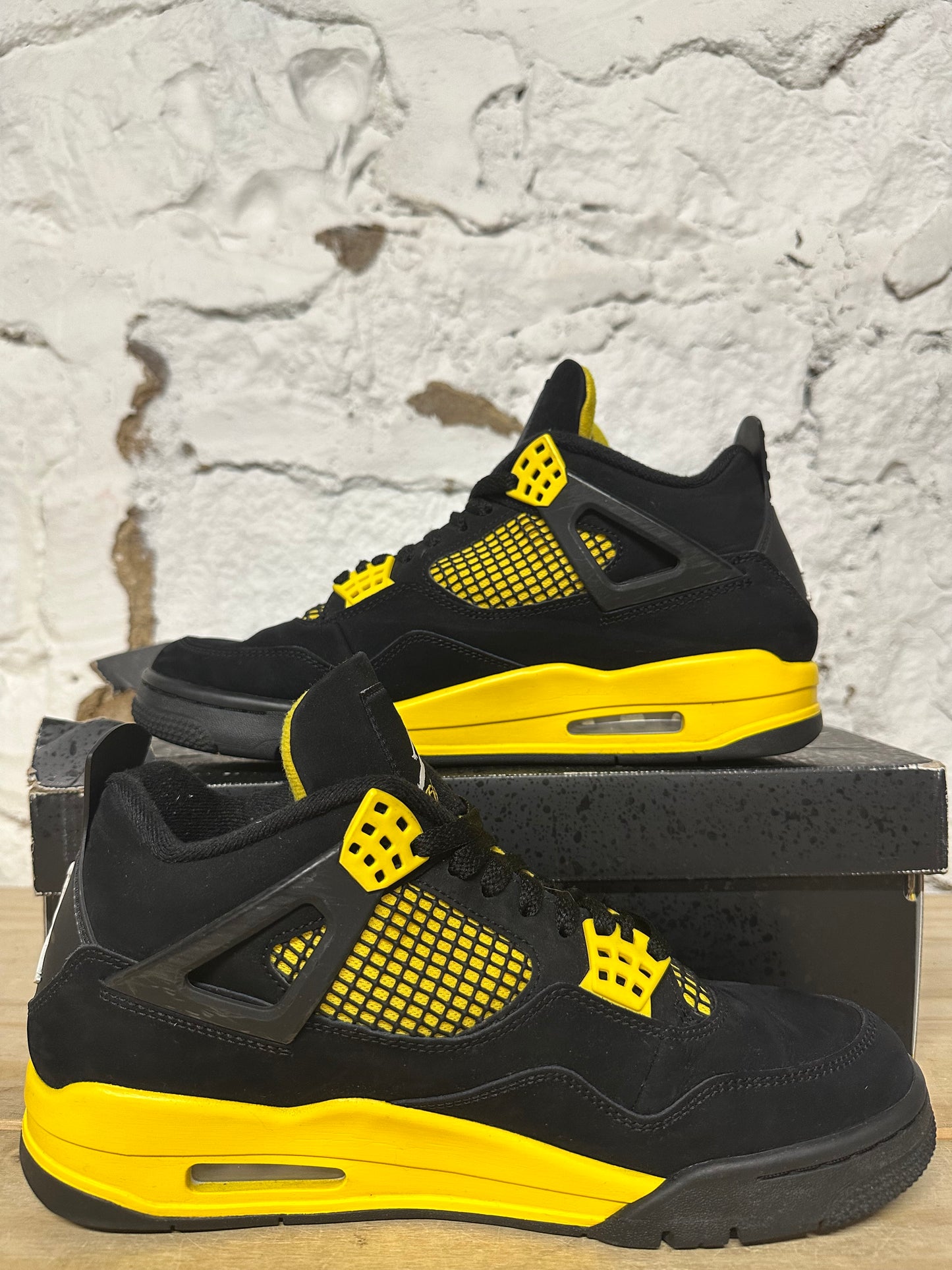 Air Jordan 4 Thunder Sz 9.5