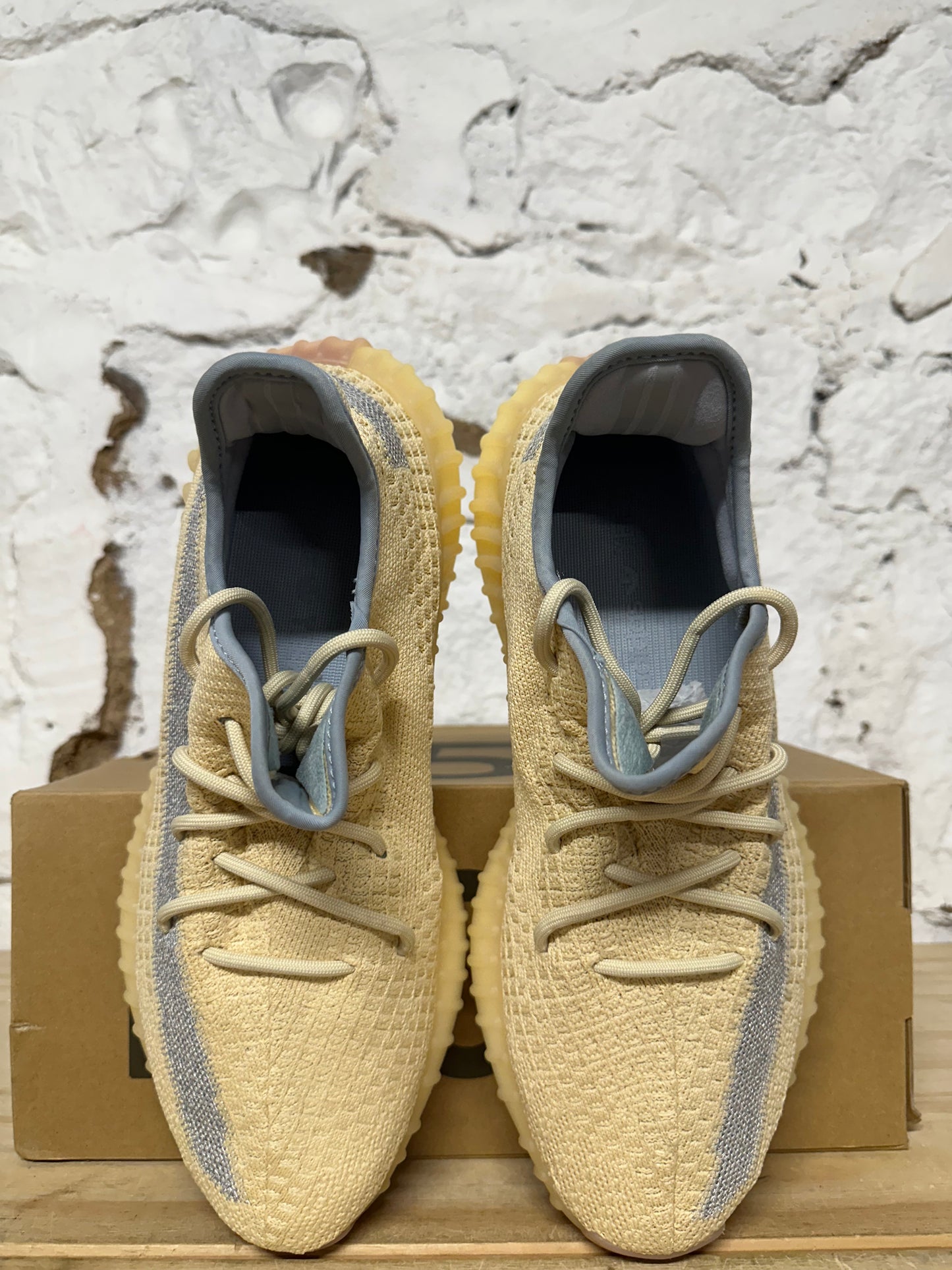 Yeezy 350 V2 Linen Sz 10 DS