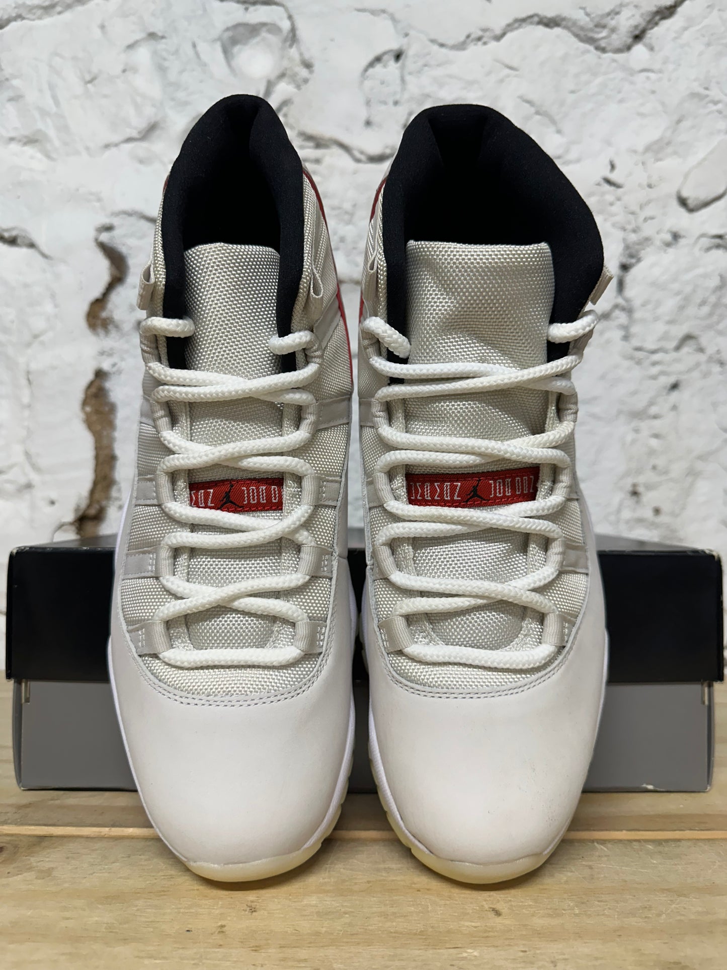 Air Jordan 11 High Platinum Tint Sz 11 DS