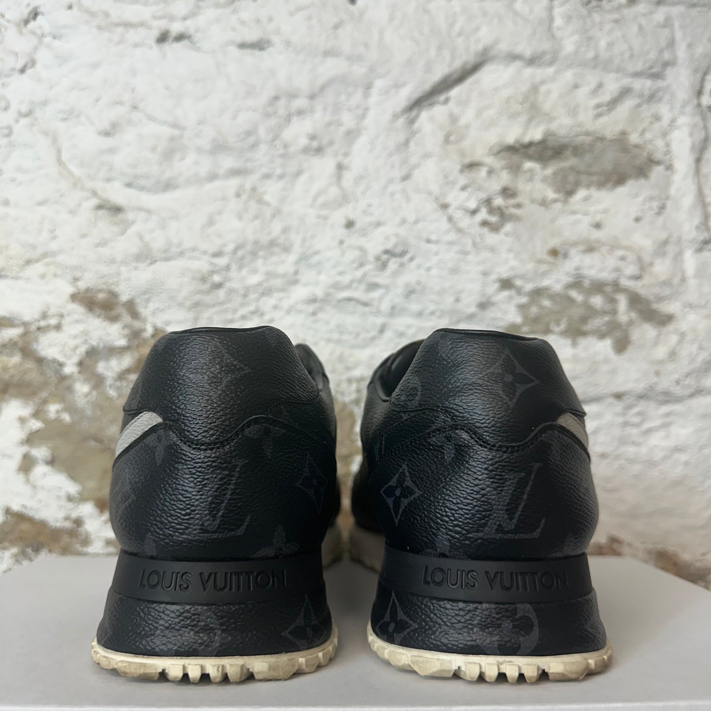 Louis Vuitton Multi Monogram Runaway Sneaker Sz 9.5 (8LV)