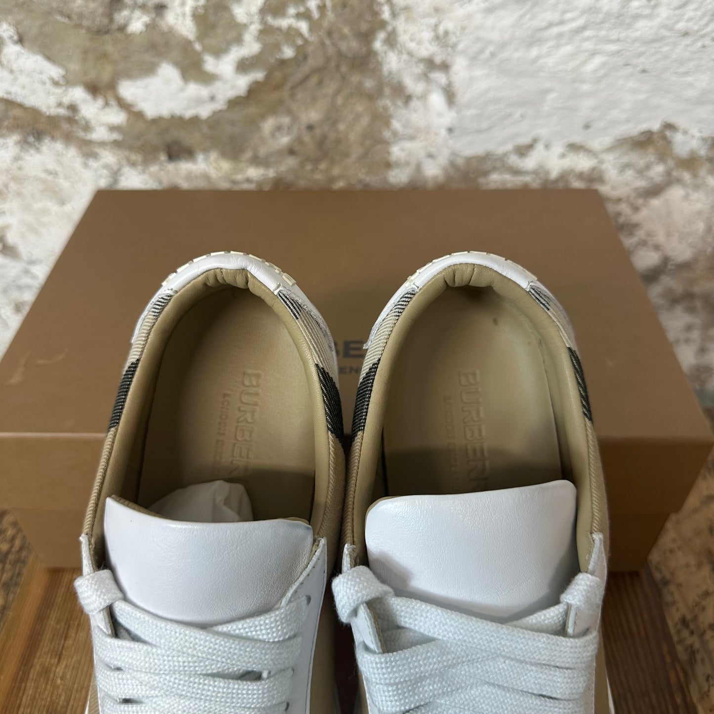 Burberry Brown Plaid New Salmond Sneaker Sz 6 (38.5)