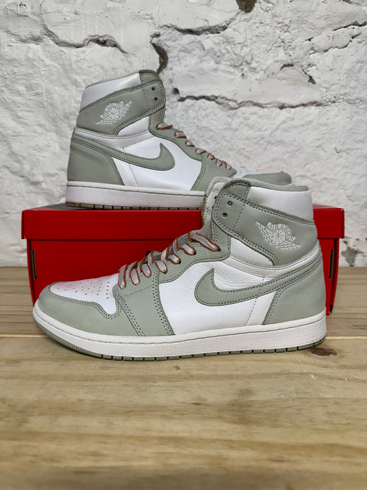 Air Jordan 1 High Seafoam Sz 9.5 (11W)