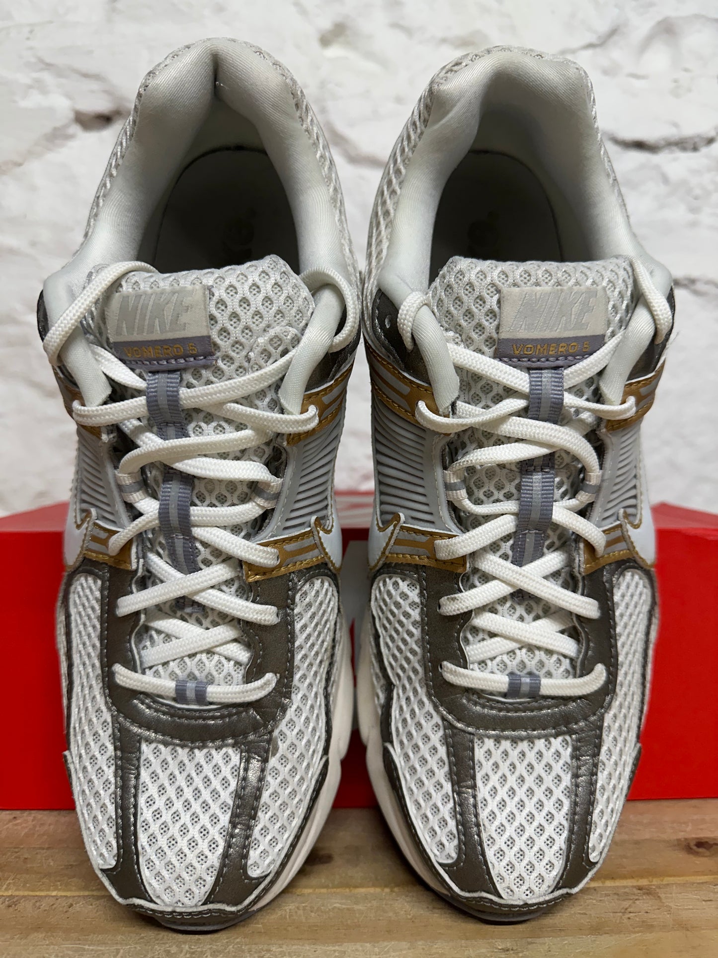 Nike Zoom Vomero 5 Platinum Tint Metallic Gold Sz 11