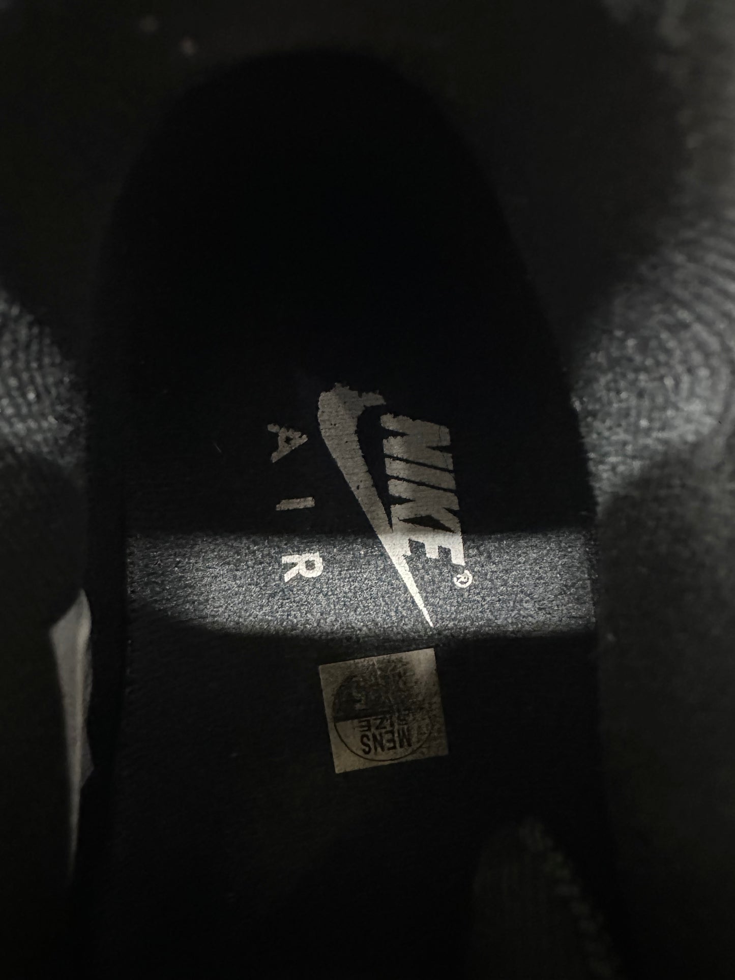 Air Jordan 11 Low Bred Sz 10.5