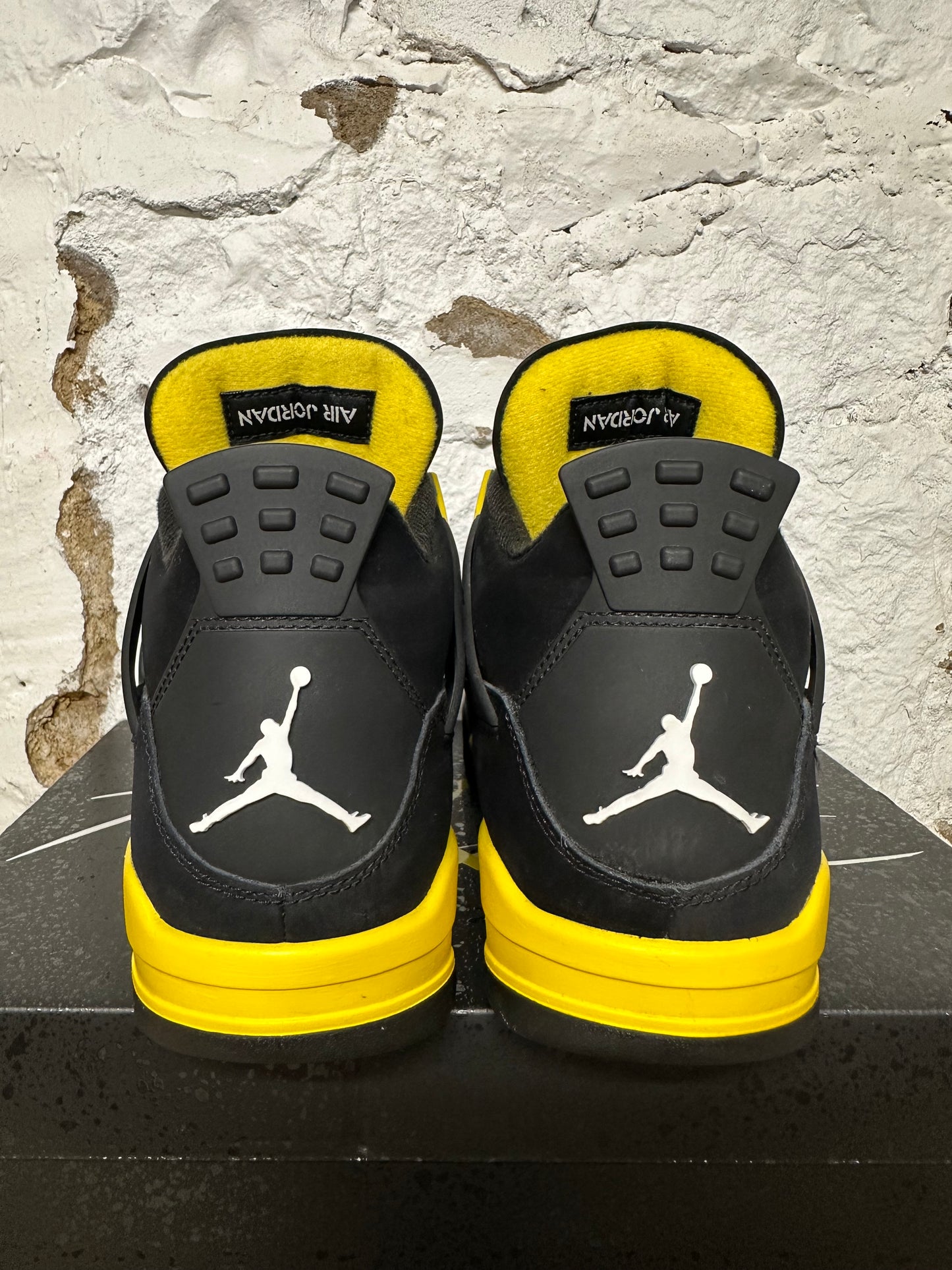 Air Jordan 4 Thunder Sz 11