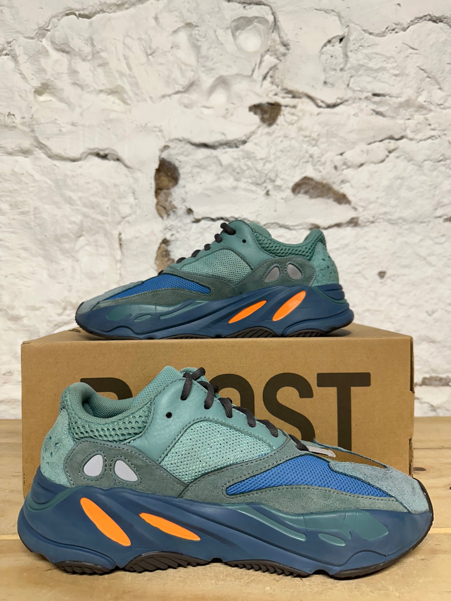 Yeezy 700 Faded Azure Sz 8.5