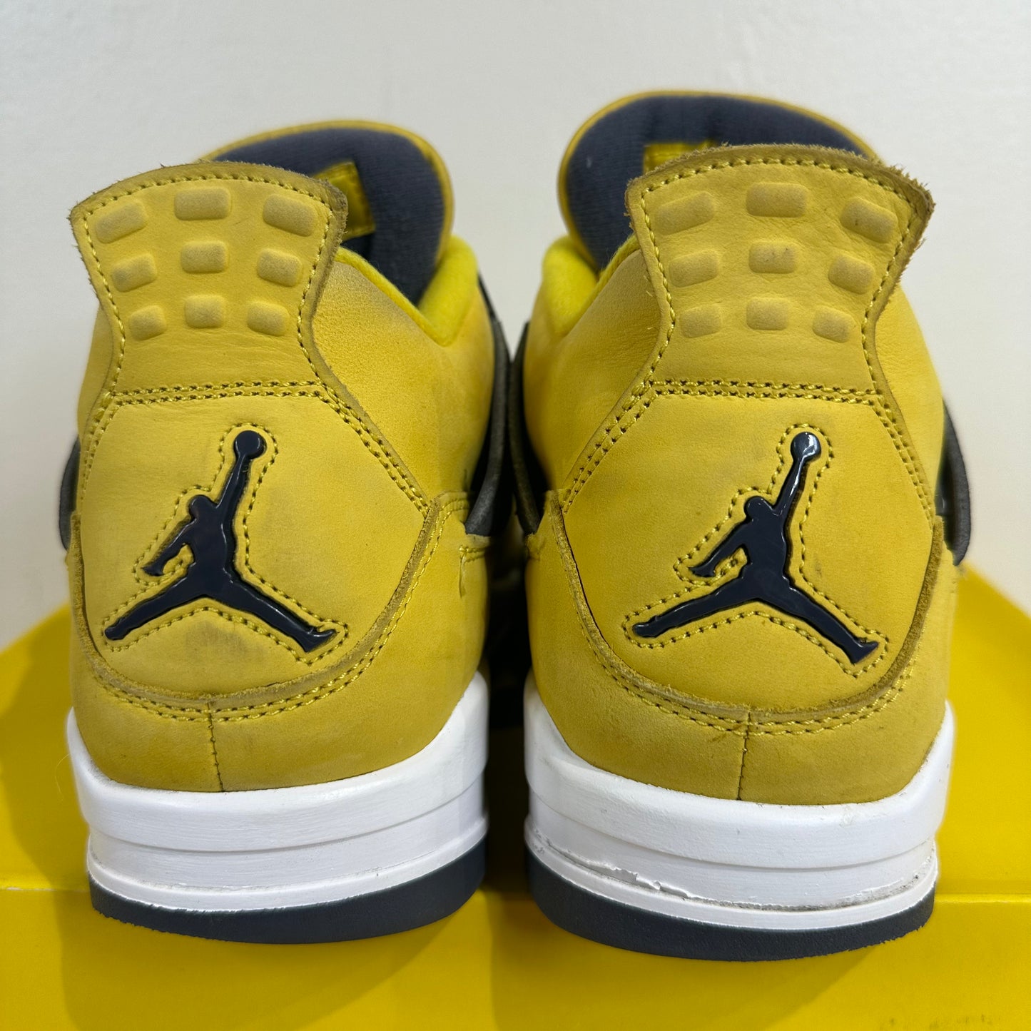 Air Jordan 4 Lightning (2021) Sz 9.5